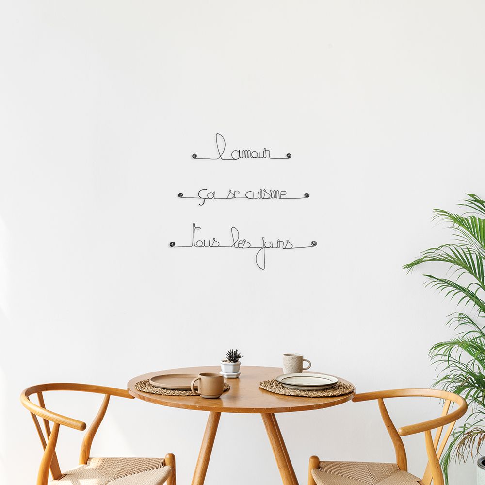 Citation en fil de fer " L'amour ça se cuisine tous les jours " - à punaiser - Bijoux de mur