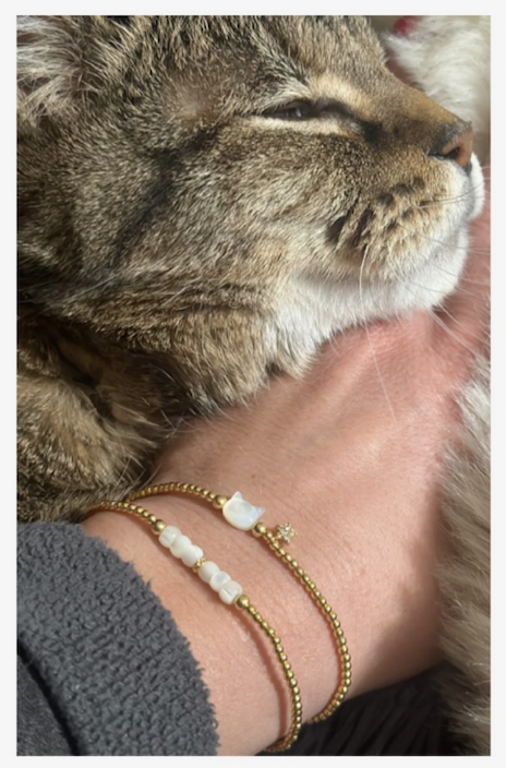 bracelet "doudou", chat en nacre blanche et mini étoile