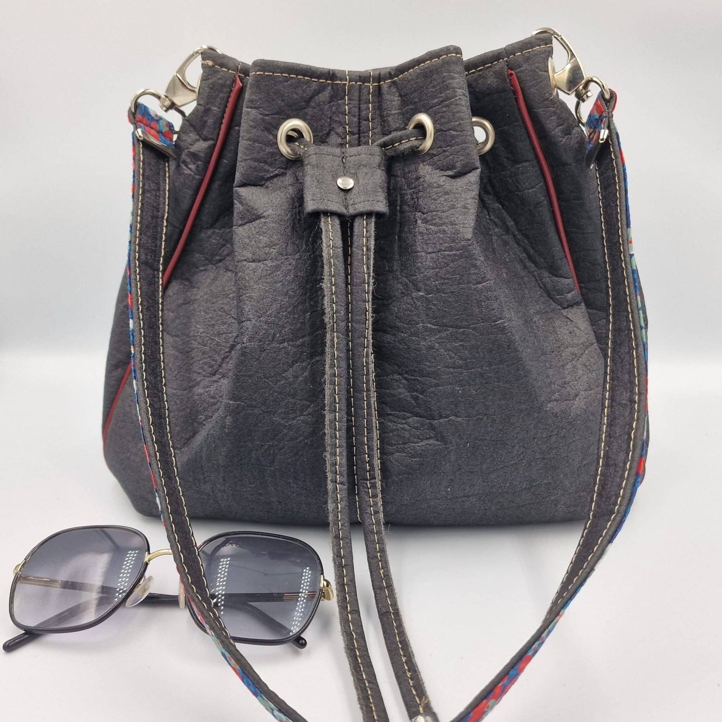 Sac seau en Piñatex ( Piñatex®) noir