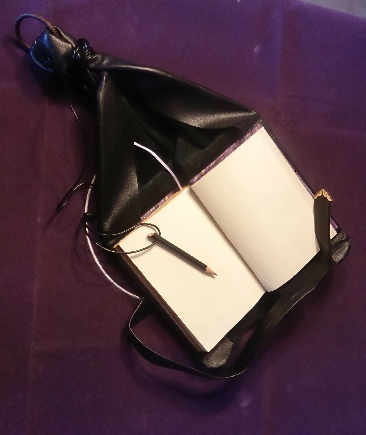 Grimoire / livre d'or de ceinture