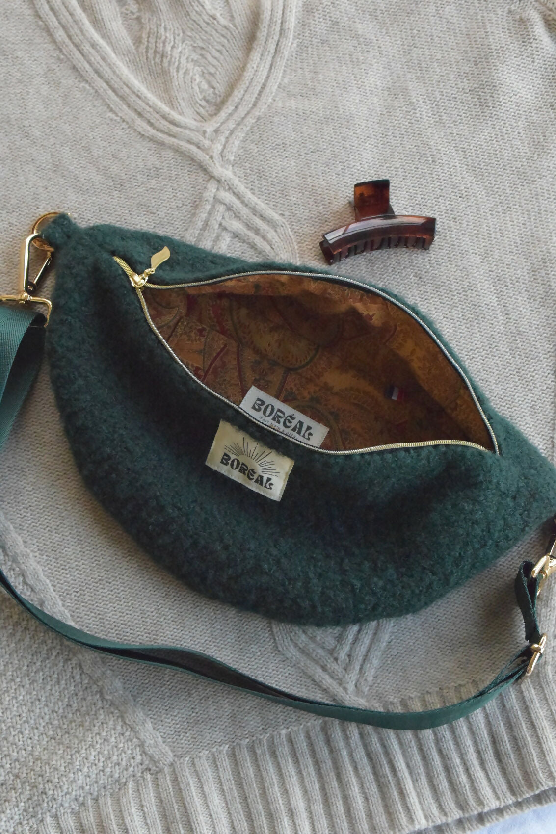 banane-laine-vert-bouclette-moumoute-chic-ethique-artisanale-fait-main-tendance-upcycling-3