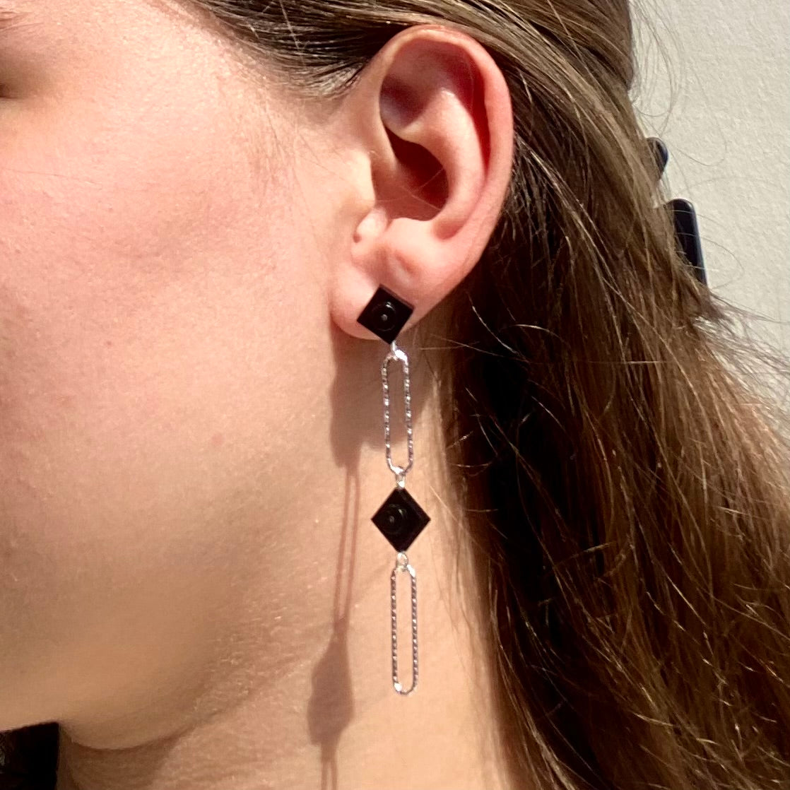 Boucles d'oreilles longues argentées - Les Voltigeuses