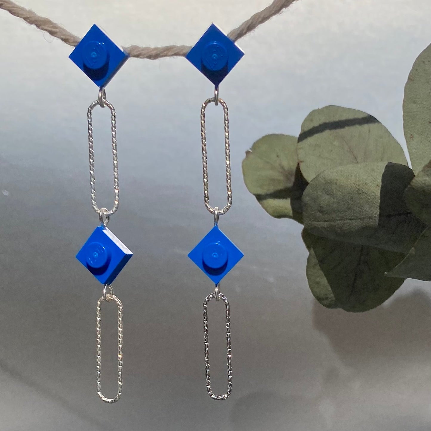 Boucles d'oreilles longues argentées - Les Voltigeuses
