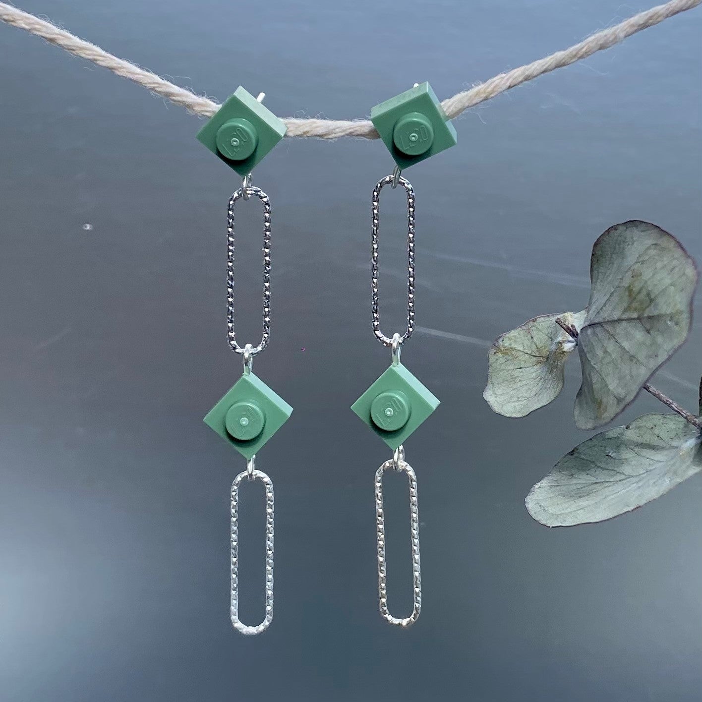 Boucles d'oreilles longues argentées - Les Voltigeuses
