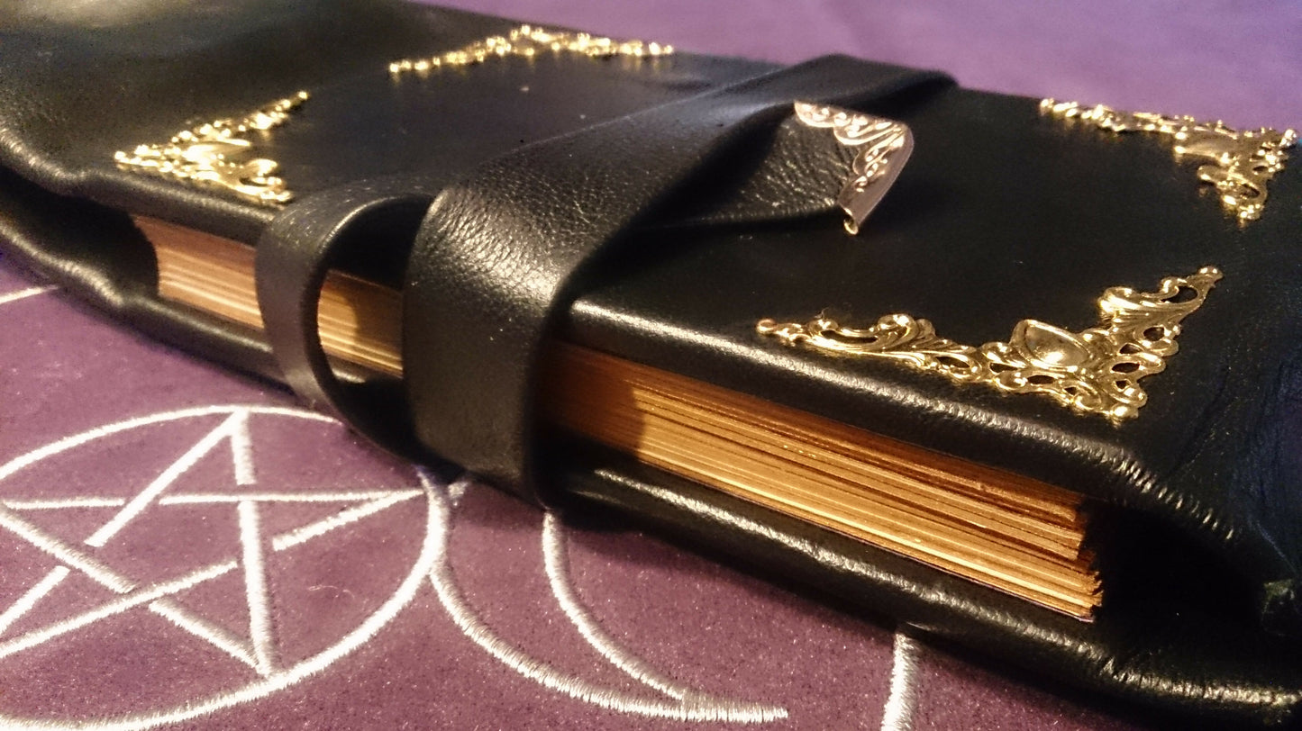 Grimoire / livre d'or de ceinture