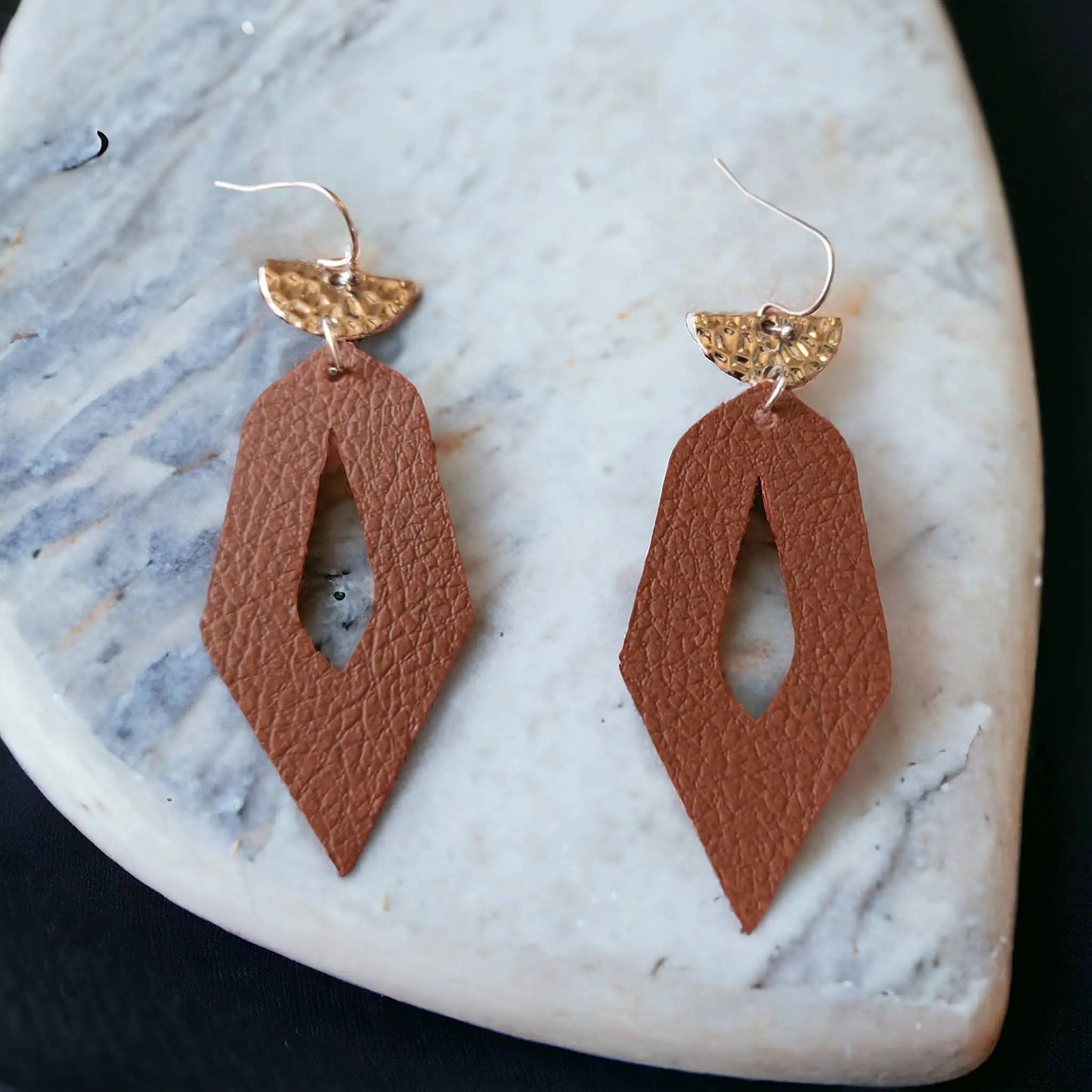 Grandes boucles d'oreilles en cuir de pomme Lili Karmyliege
