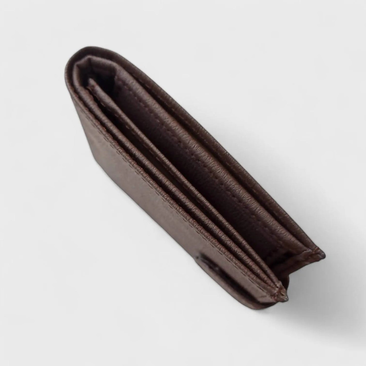 Portefeuille en cuir de pomme, Baptiste Karmyliege
