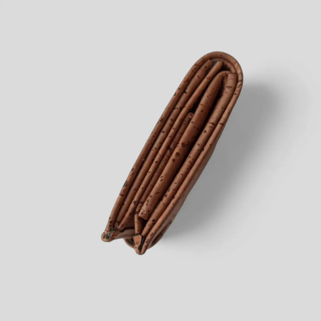 Portefeuille en liège vertical avec volet, Noha café Karmyliege