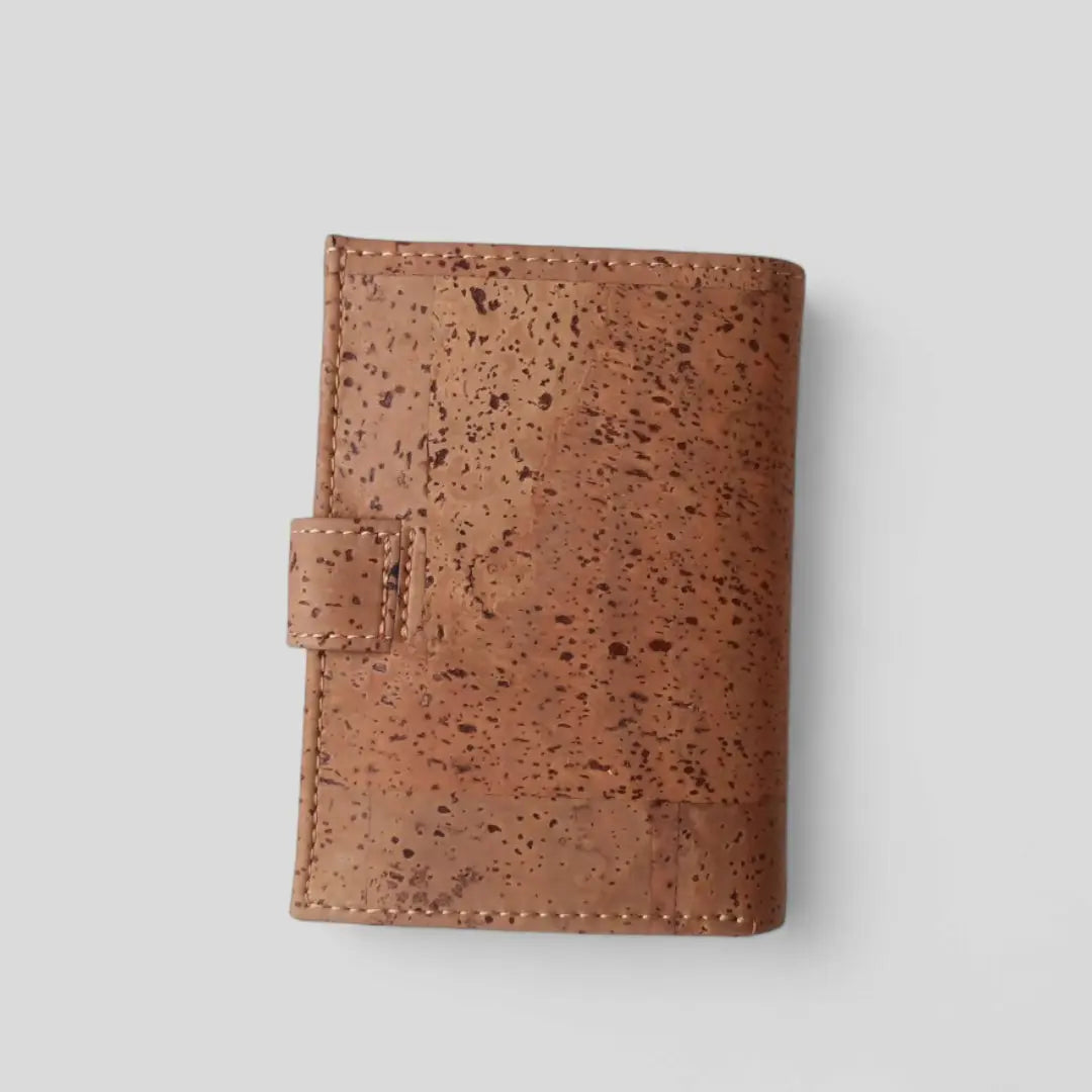 Portefeuille en liège vertical avec volet, Noha café Karmyliege