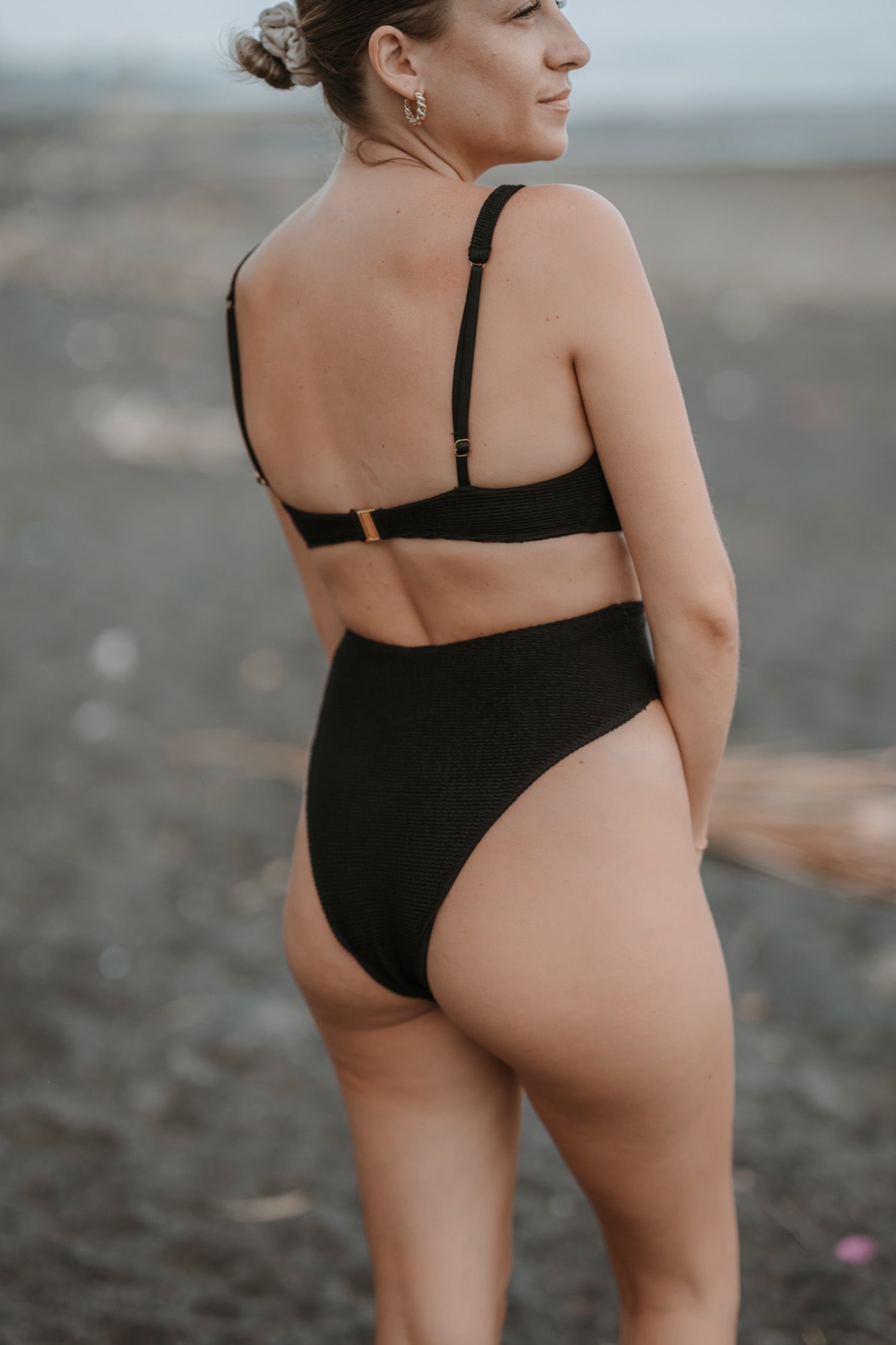 HAUT DE BIKINI NOIR INTENSE ~ SEGARA