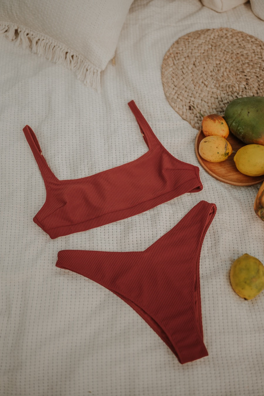 CULOTTE DE BIKINI ROUGE BRIQUE ~ SEGARA