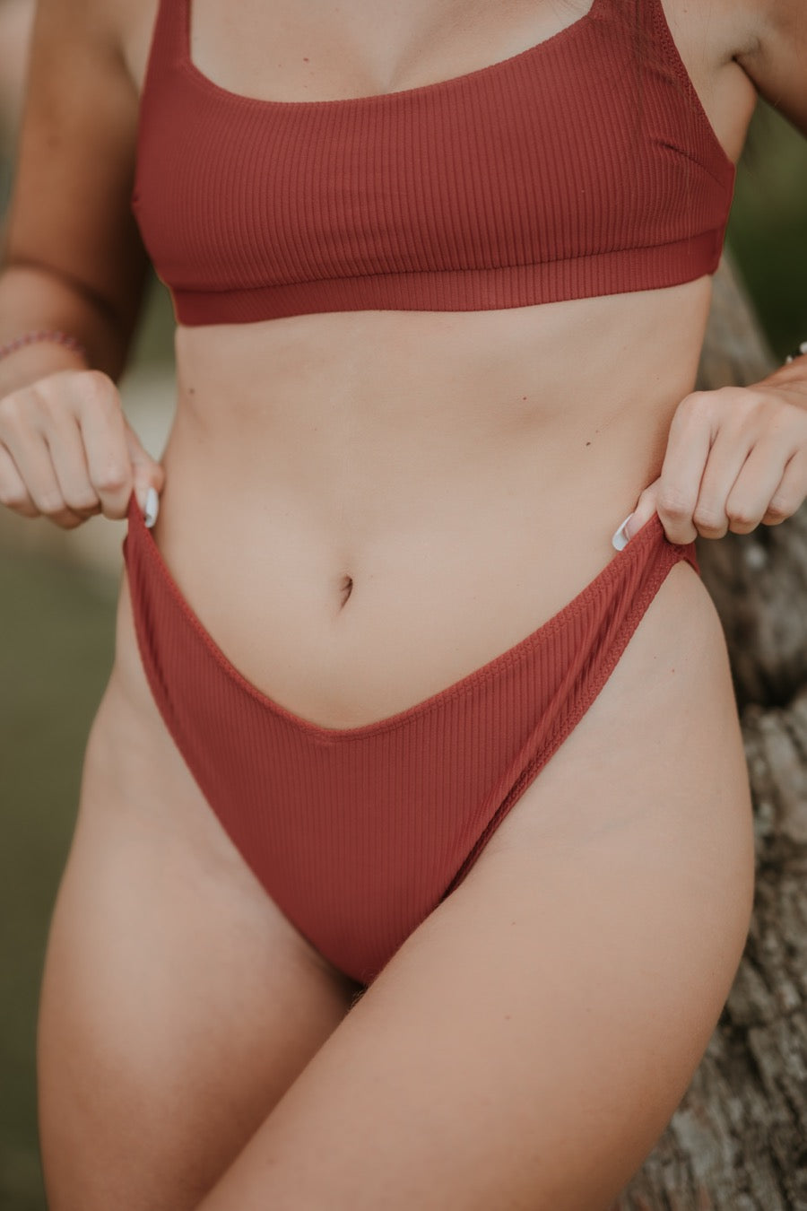 CULOTTE DE BIKINI ROUGE BRIQUE ~ SEGARA