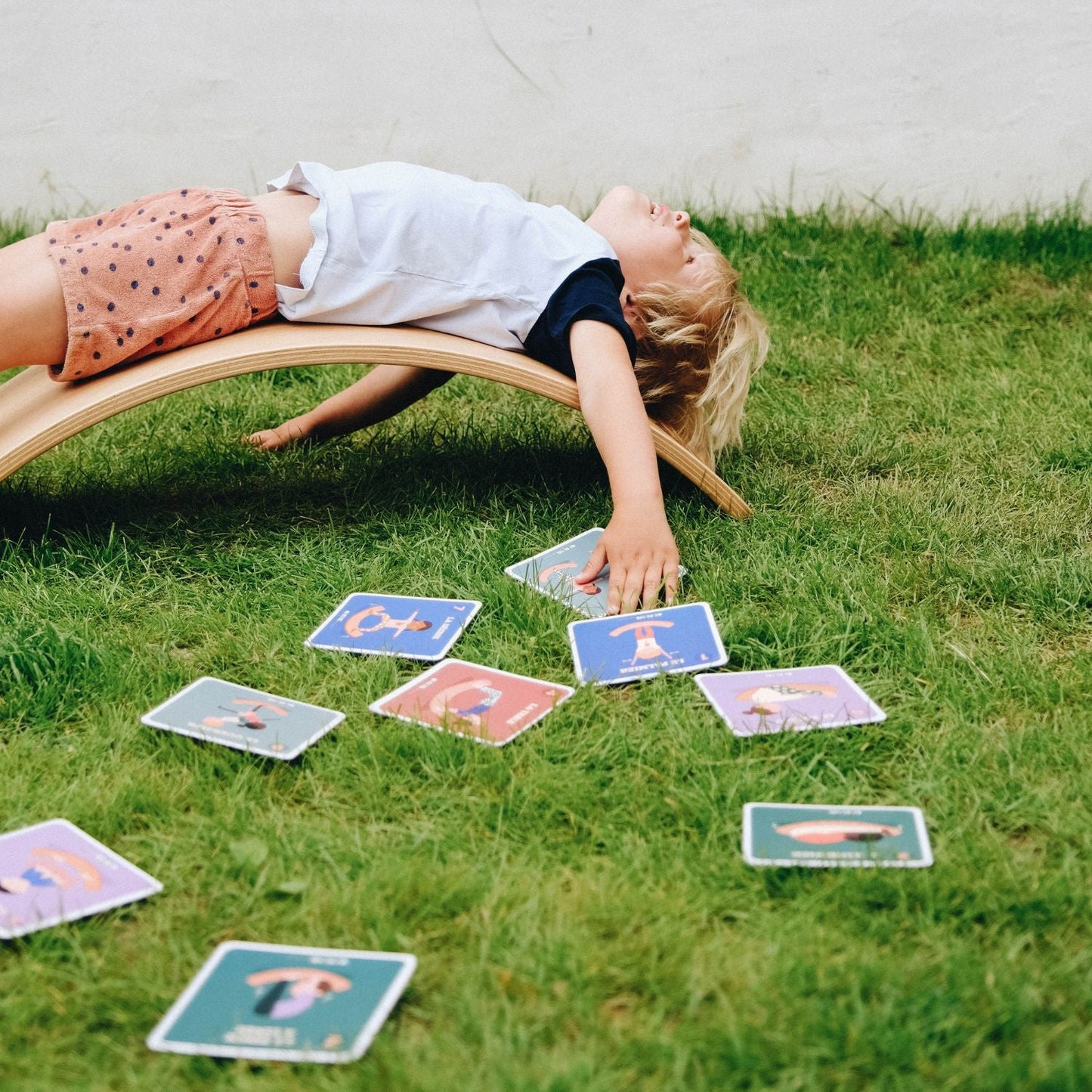 Planche d'équilibre + 10 Cartes de Yoga
