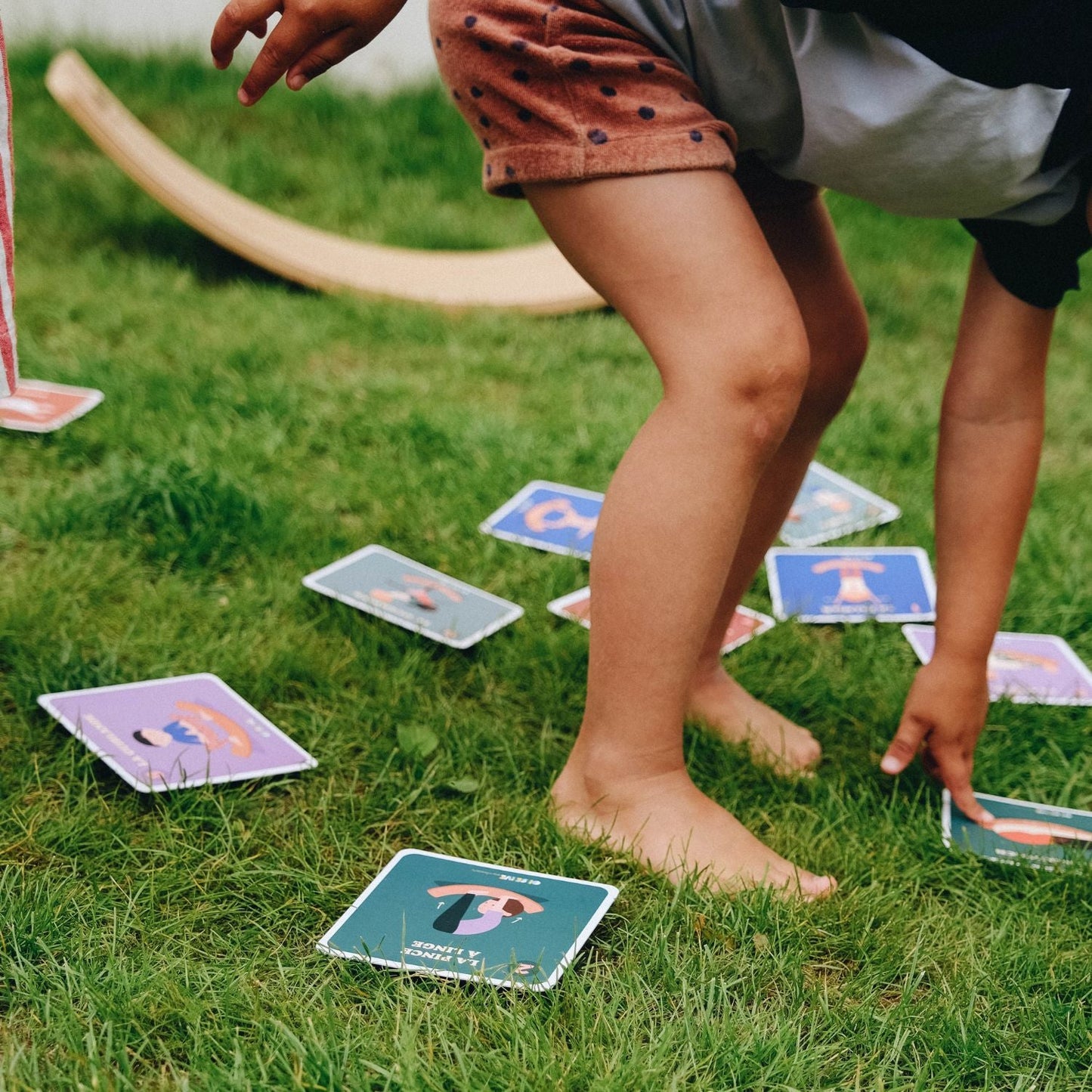 Planche d'équilibre + 10 Cartes de Yoga