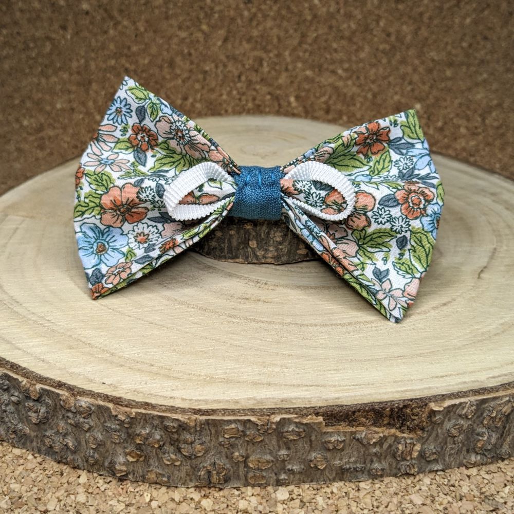 Nœud papillon délicieux pour animal de compagnie