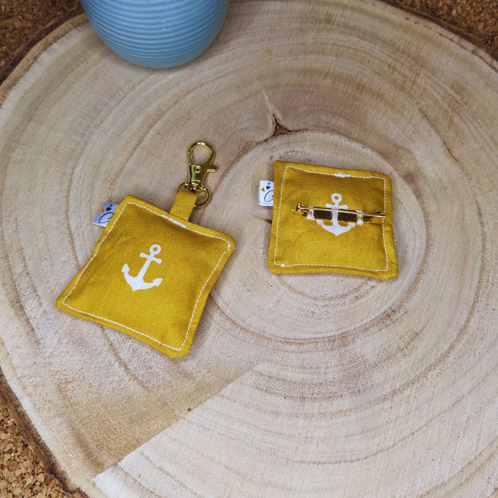 Coffret deux porte-clés ou broches