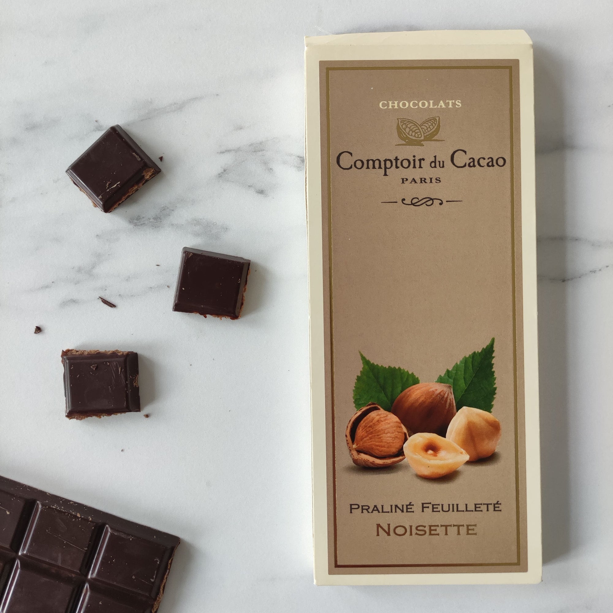 Lauréat du Trophée PME RMC dans la catégorie éthique, nous sommes engagés pour nos communautés, nos chocolats sont durables, notre pochon est certifié éthique et imprimé à l’eau, et nous travaillons avec un ESAT qui prépare vos coffrets avec amour. Avec Raconte moi un Chocolat, vous faites le choix d’un cadeau original, durable, gourmand et éducatif.
