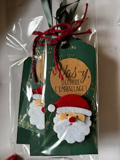 Etiquettes cadeaux Père Noël feutrine