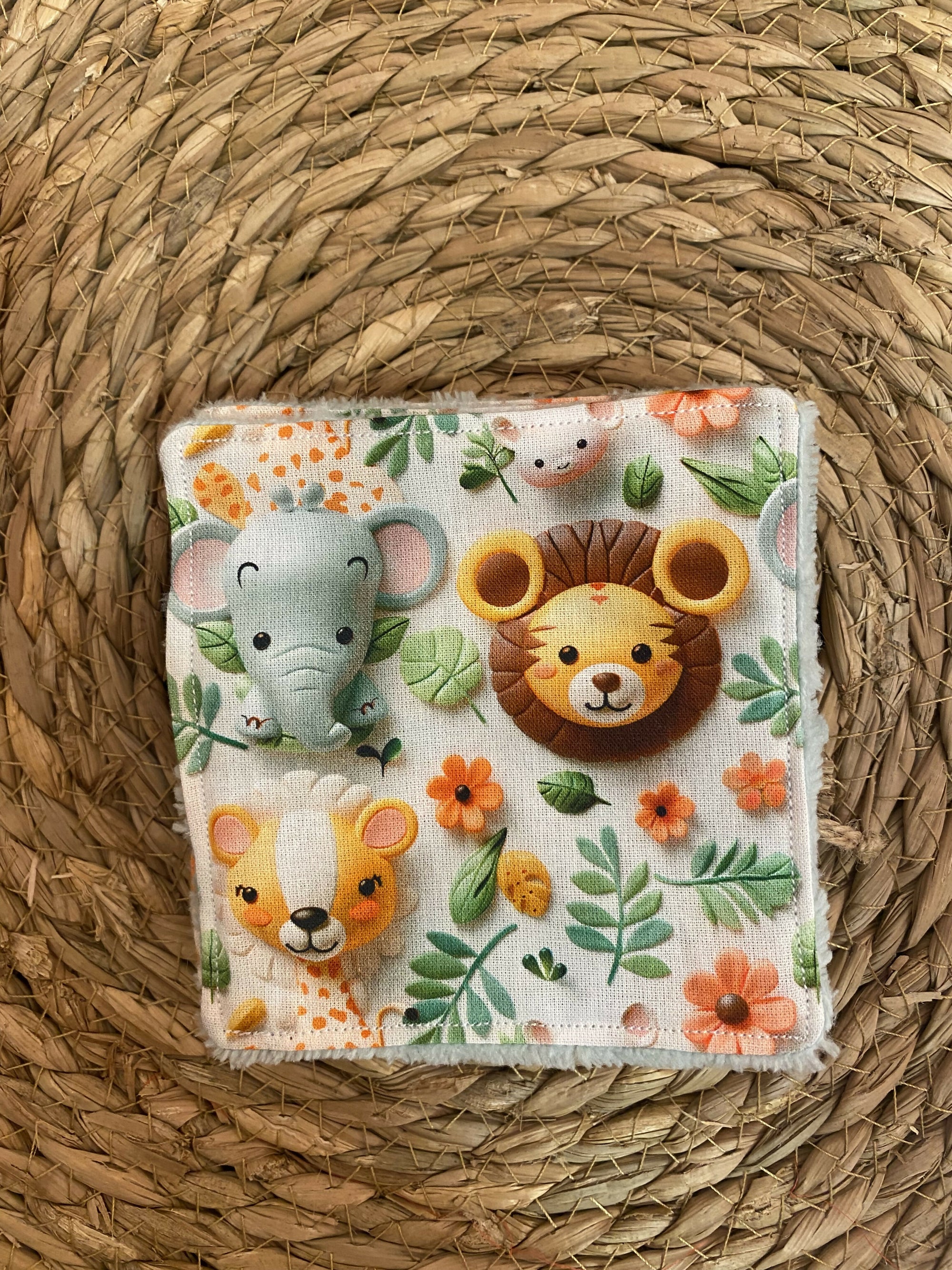 LOT DE 5 LINGETTES LION 3D
