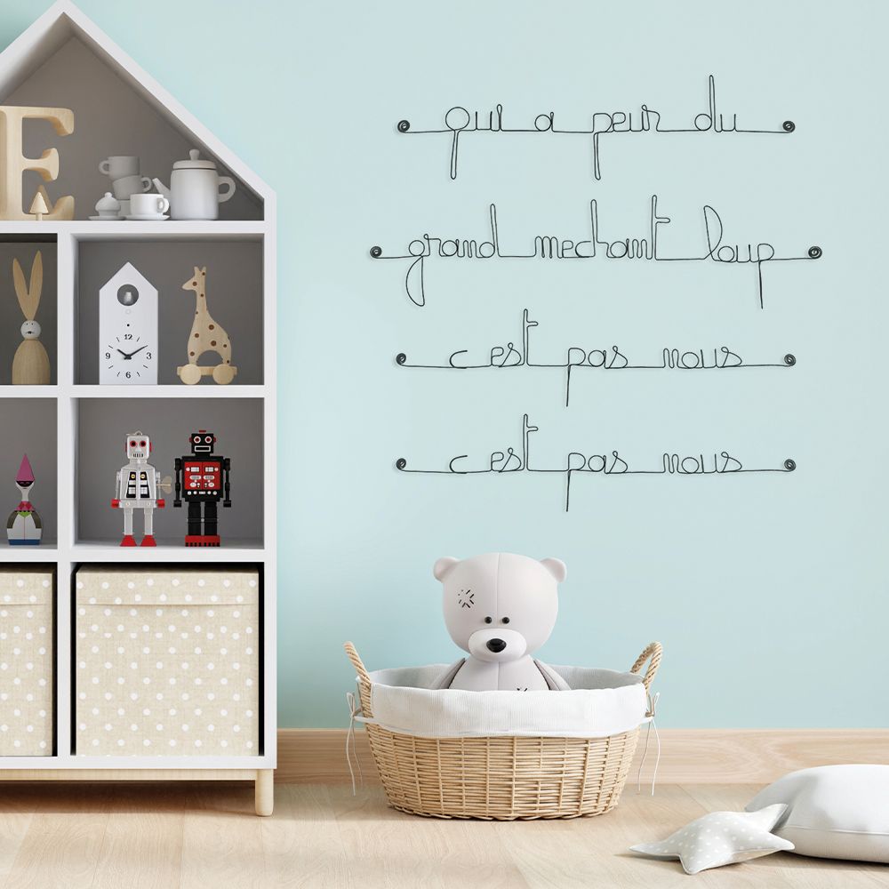 Citation en fil de fer " Qui a peur du grand méchant loup, c'est pas nous, c'est pas nous " - à punaiser - Bijoux de mur
