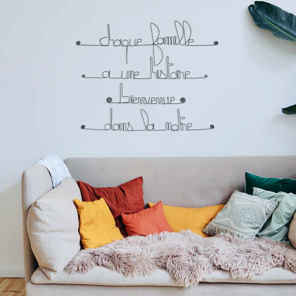 Citation en fil de fer " Chaque famille a une histoire, bienvenue dans la nôtre " - à punaiser - Bijoux de mur