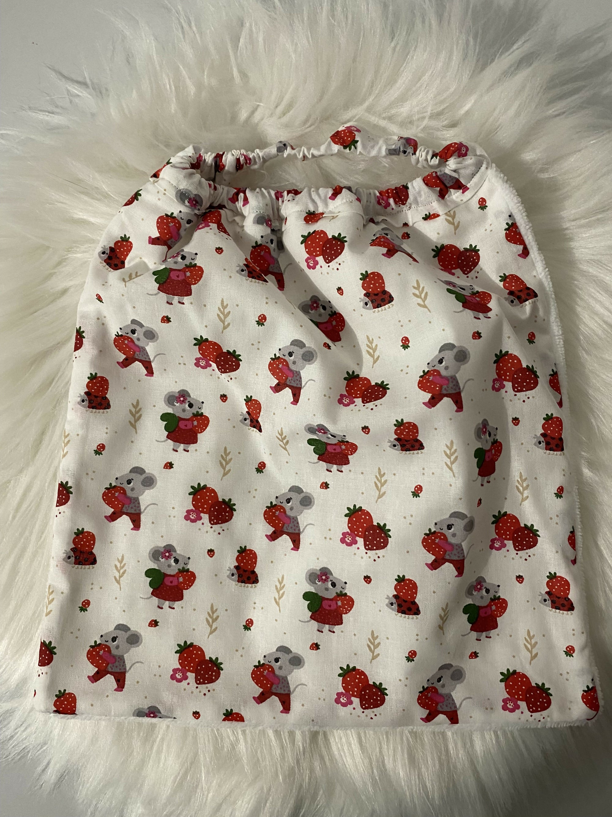 BAVOIR MATERNELLE SOURIS ROUGES 