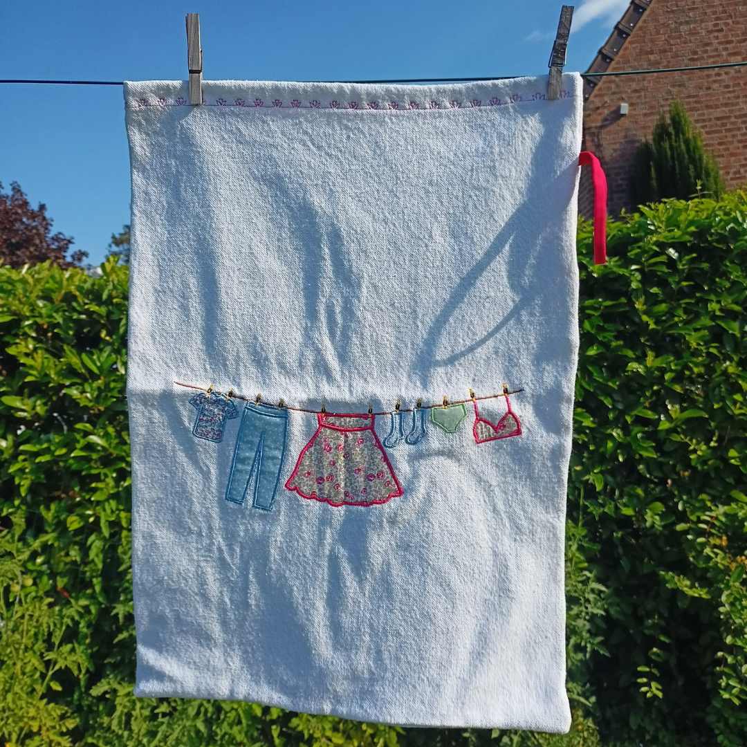 Sac à linge brodé