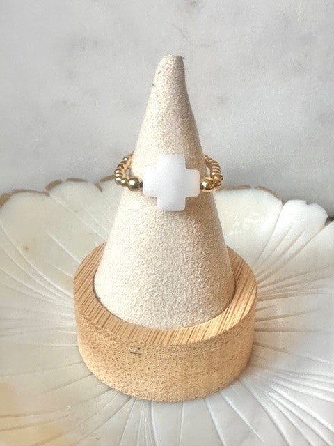 Bague "trèfle en jade blanc"