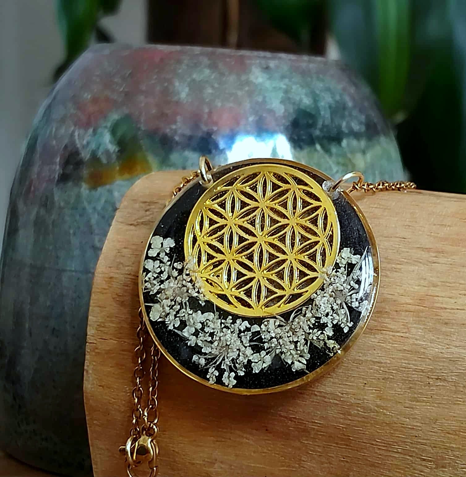 Collier, Fleur de vie, Fleur de carotte