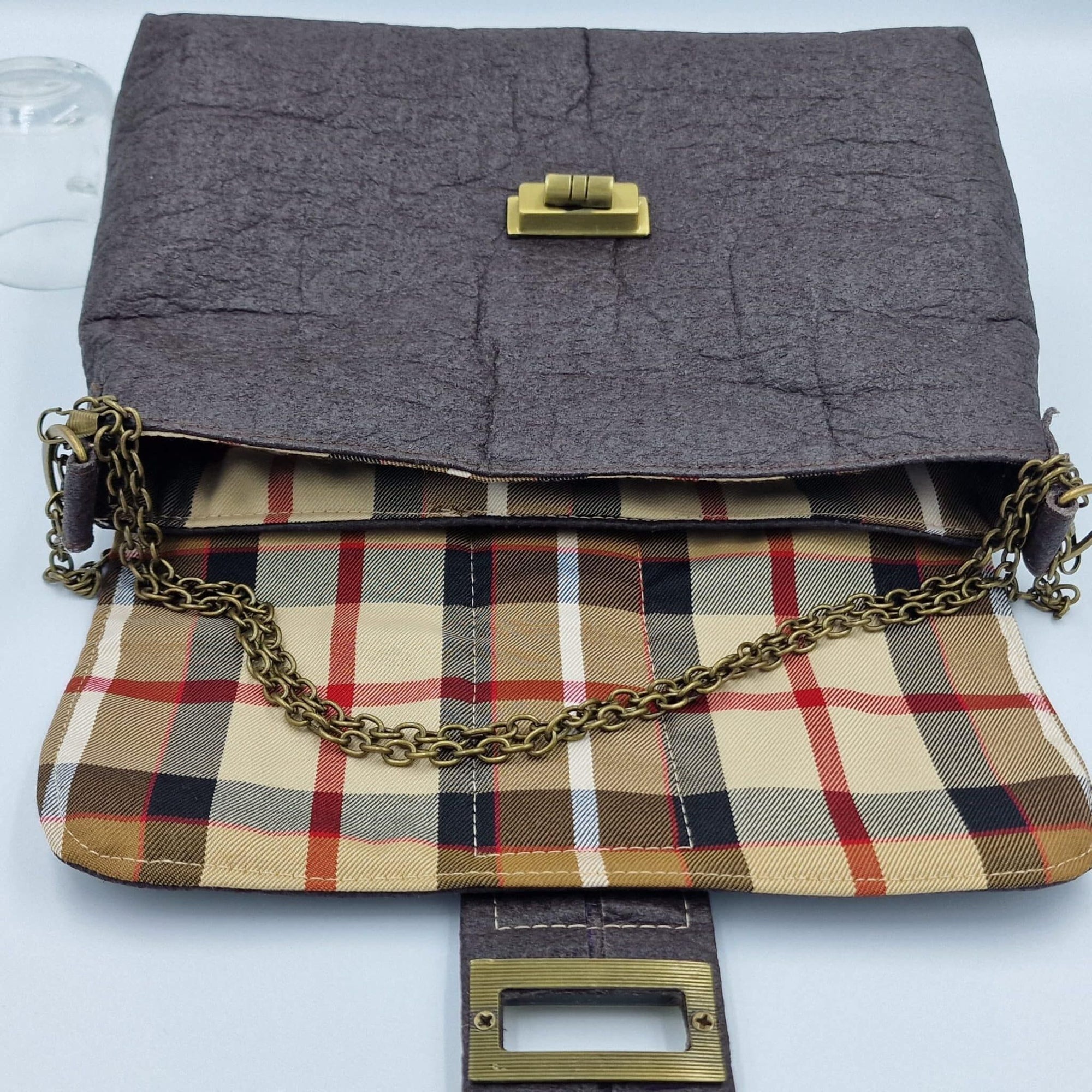 Sac en Piñatex (Piñatex®) marron avec bouclerie bronze