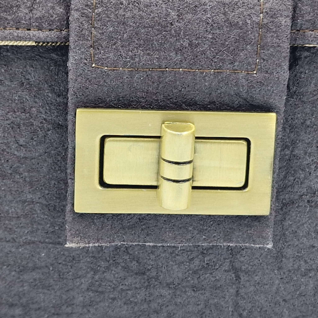 Sac en Piñatex (Piñatex®) marron avec bouclerie bronze
