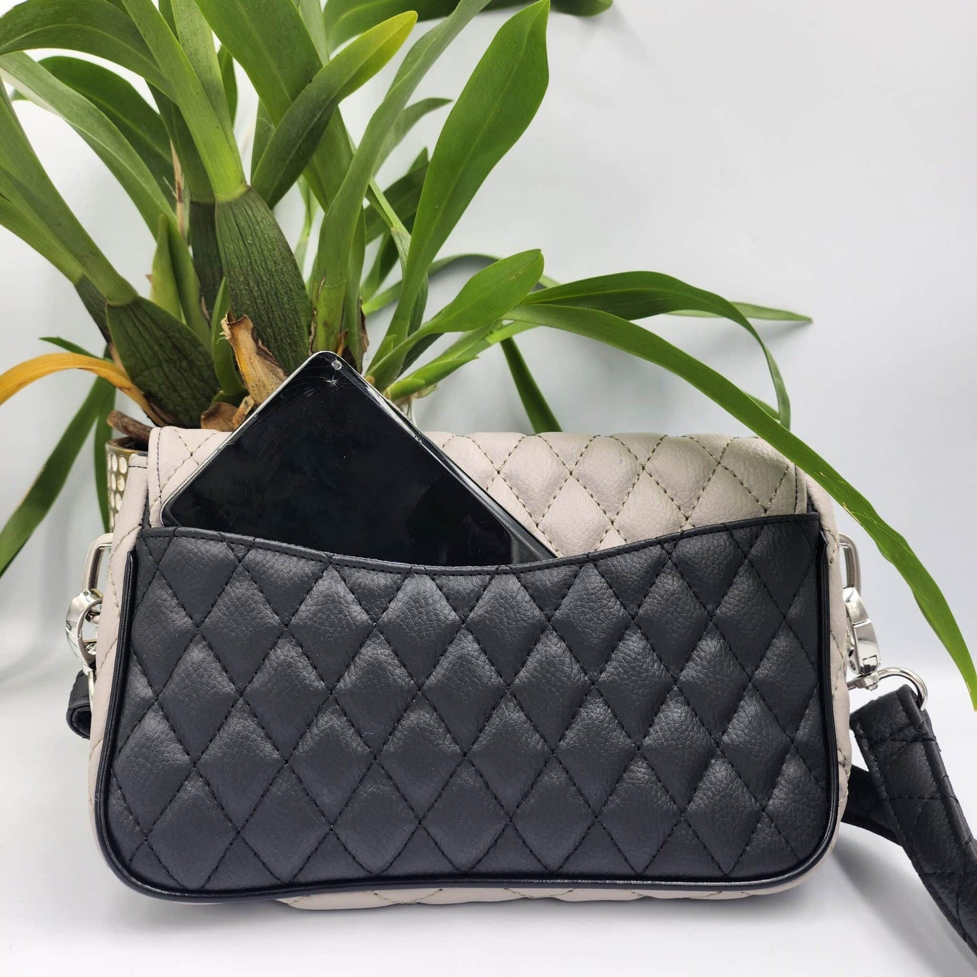 Sac Alysse gris et noir matelassé