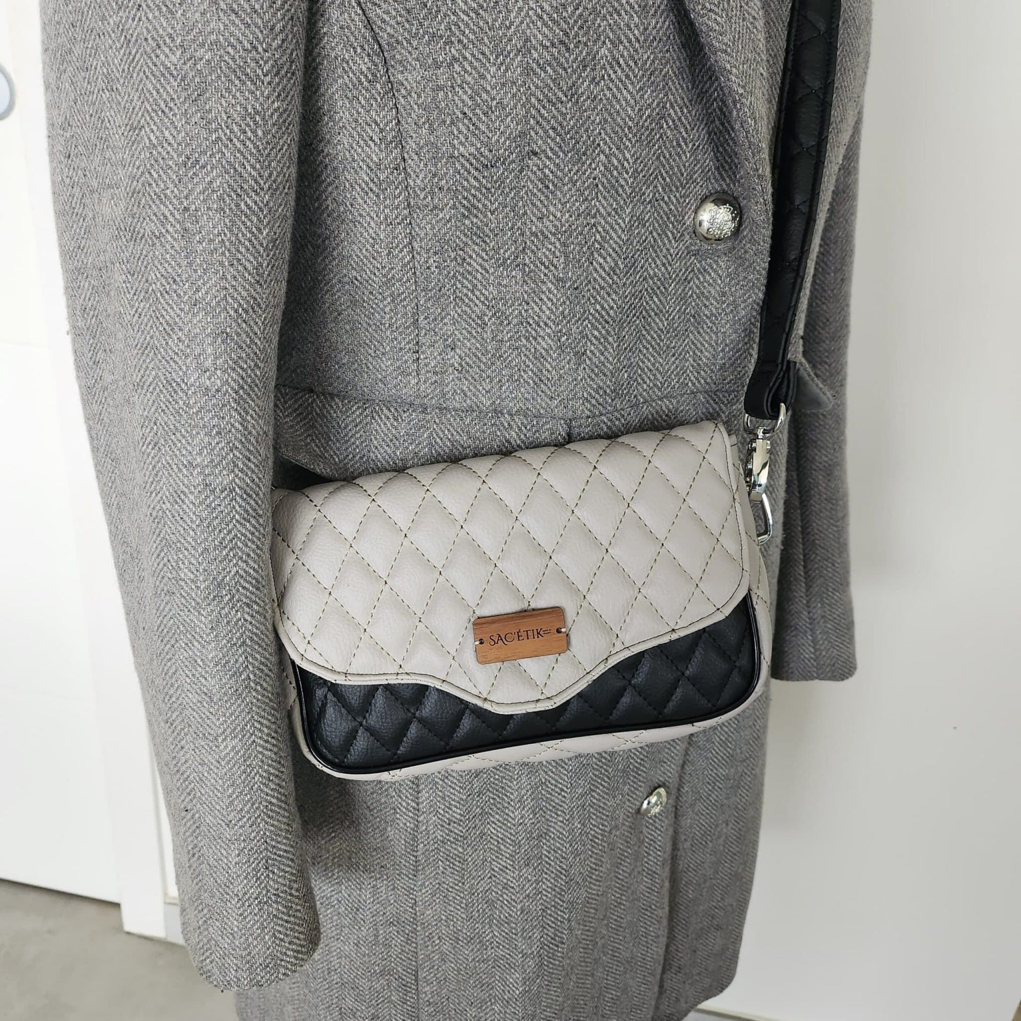 Sac Alysse gris et noir matelassé