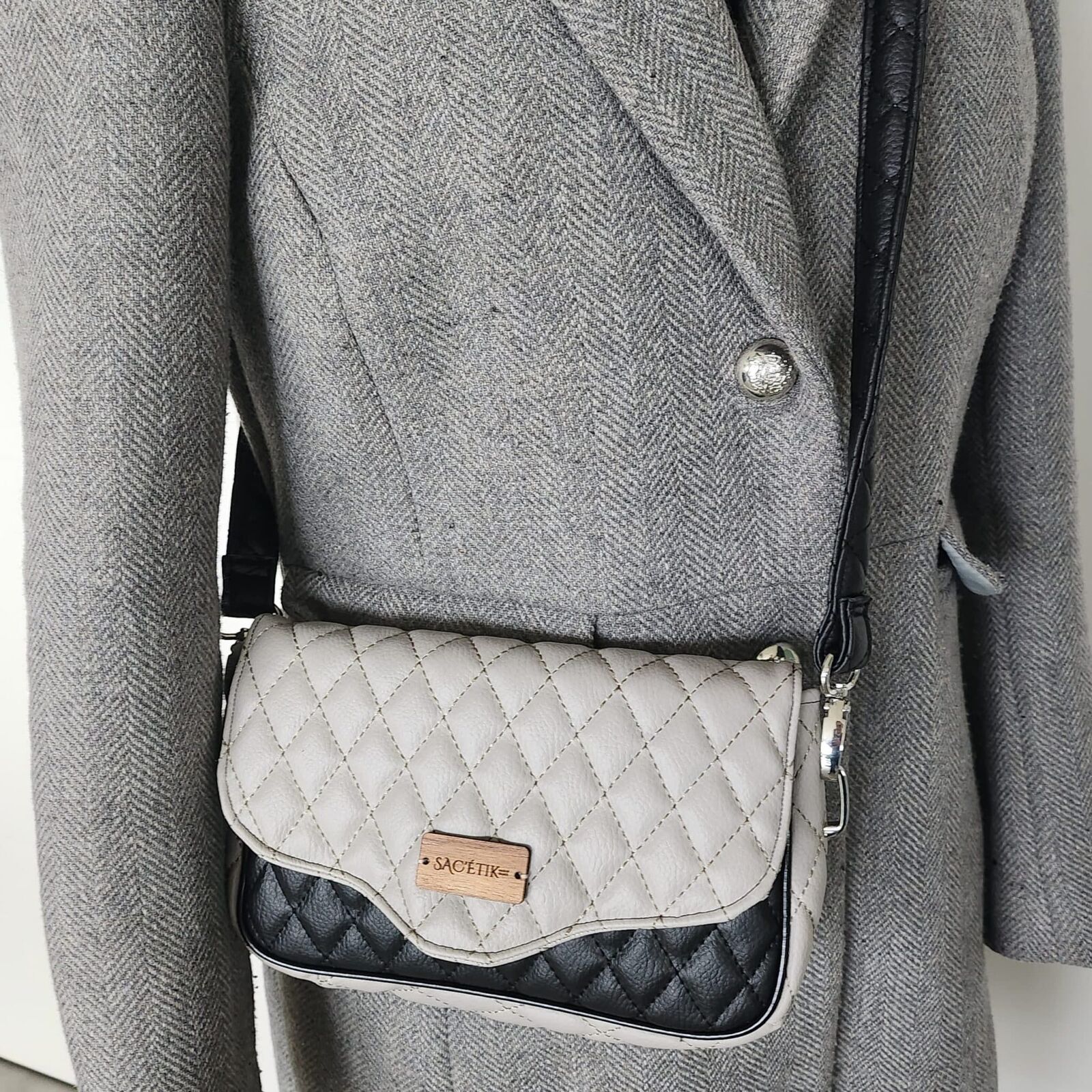 Sac Alysse gris et noir matelassé