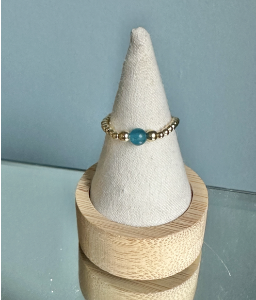 Bague en perles or, perle jade bleu