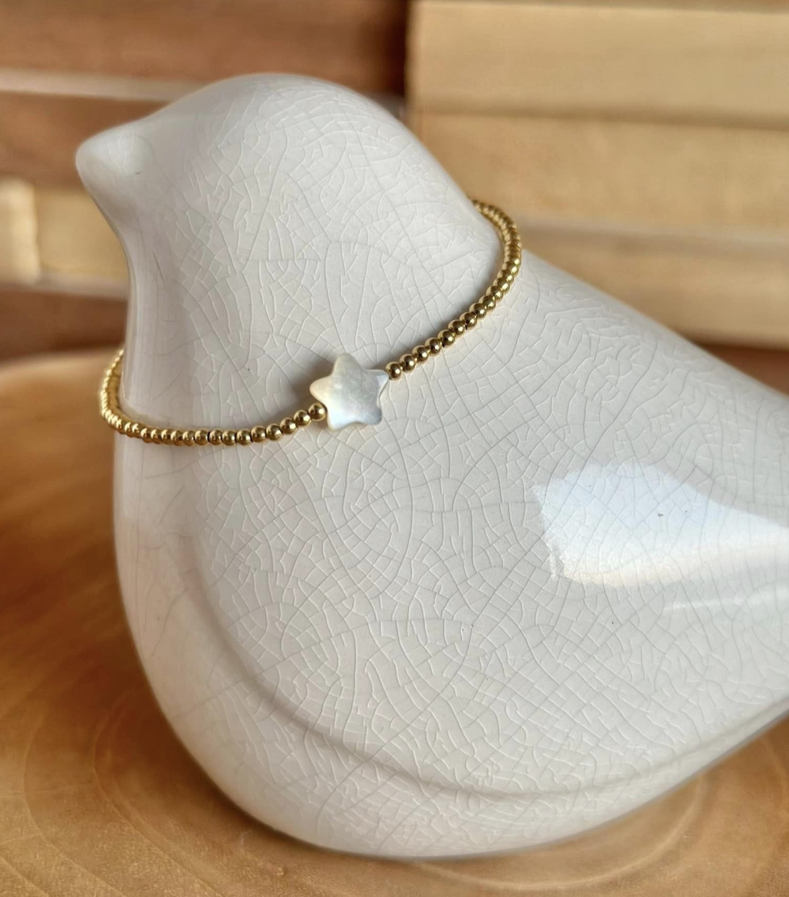 Bracelet or, etoile en nacre blanche
