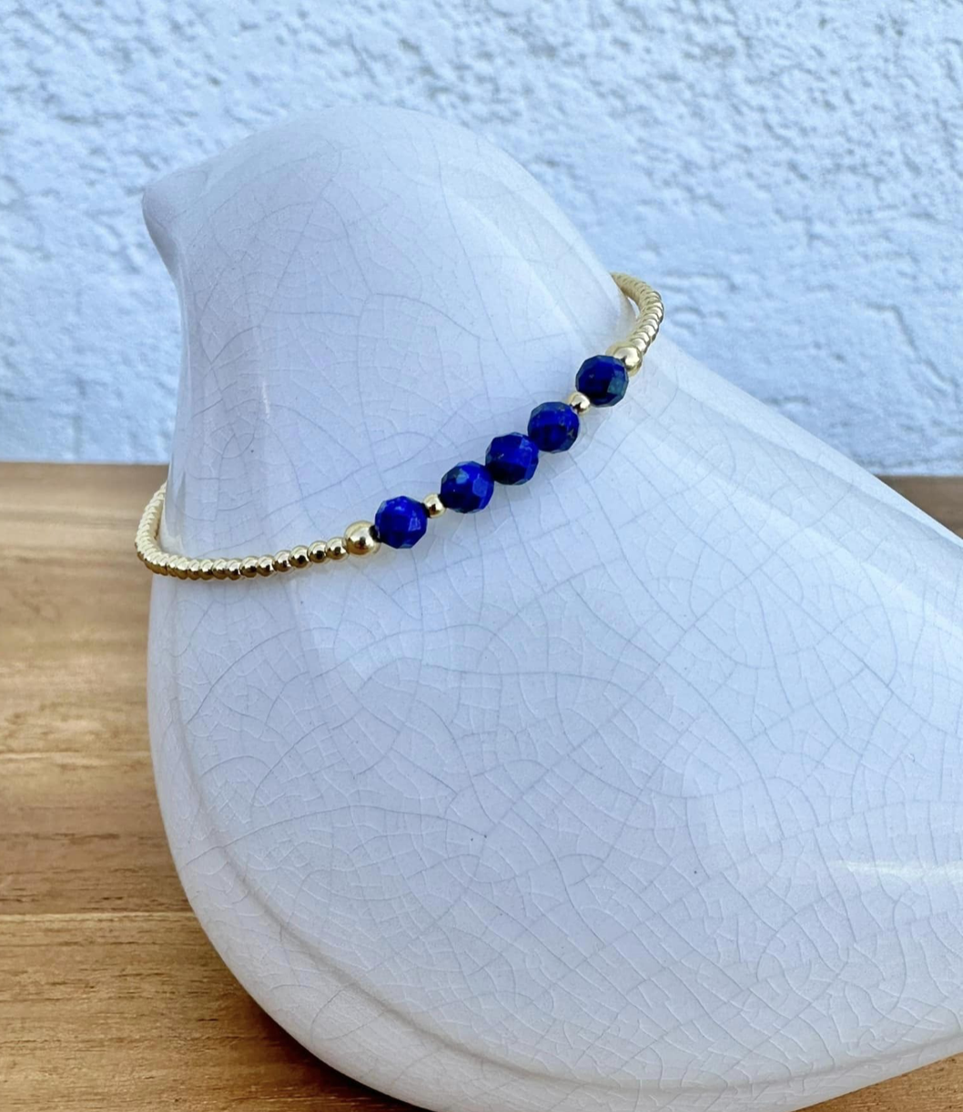 Bracelet or, perles en lapis-lazuli