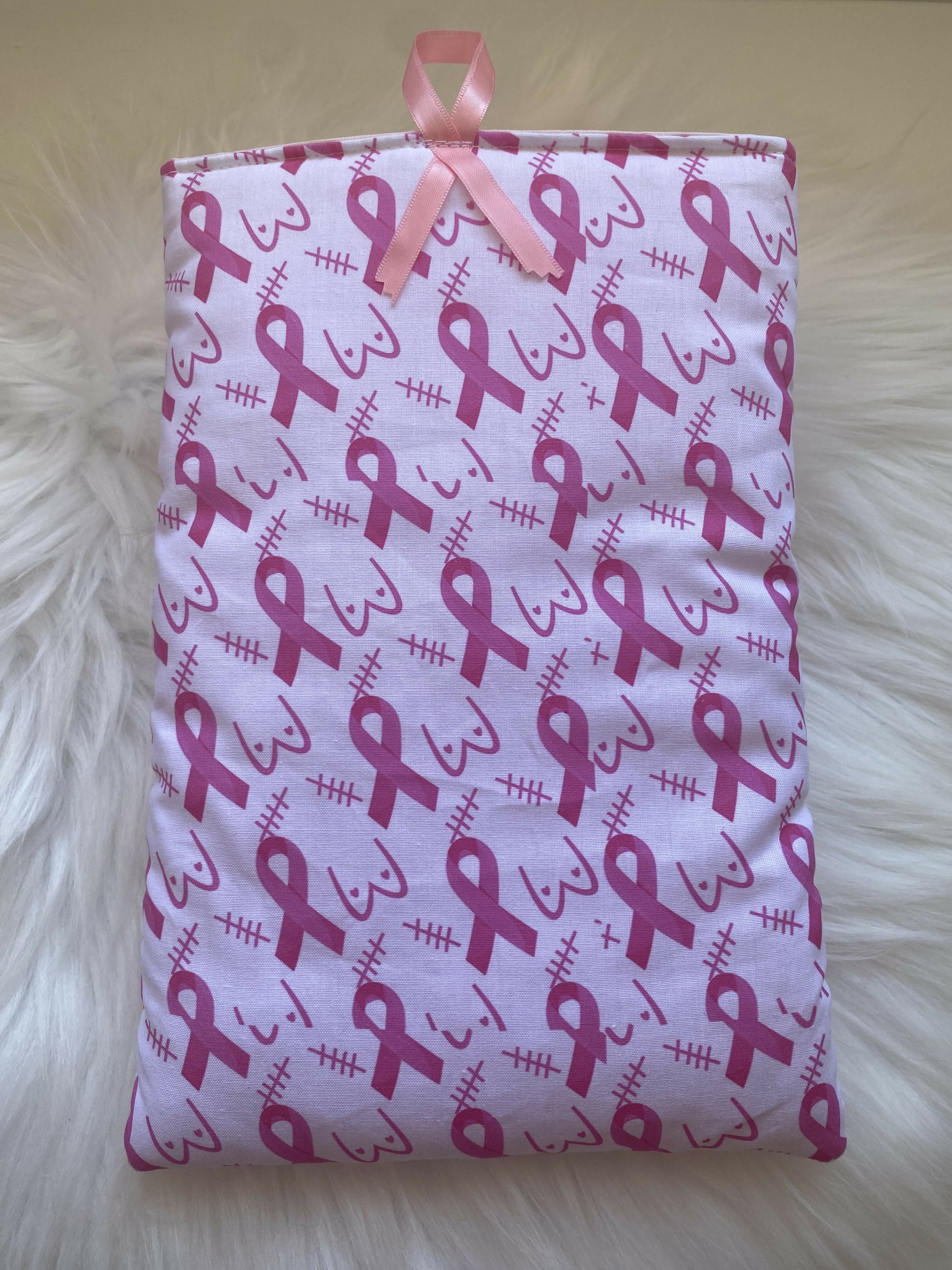 HOUSSE TISSU POUR LIVRE OCTOBRE ROSE 2,50€ reversés à MON BONNET ROSE