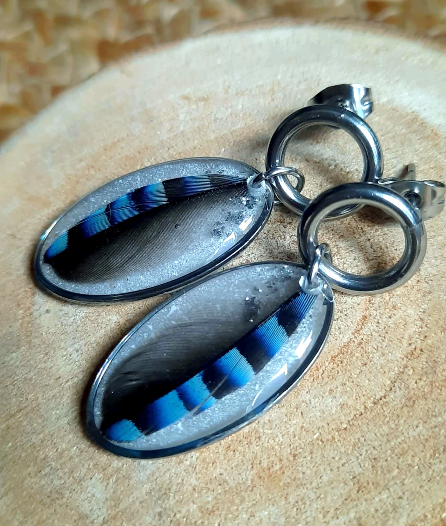 Boucles d'oreille, Plume de geai