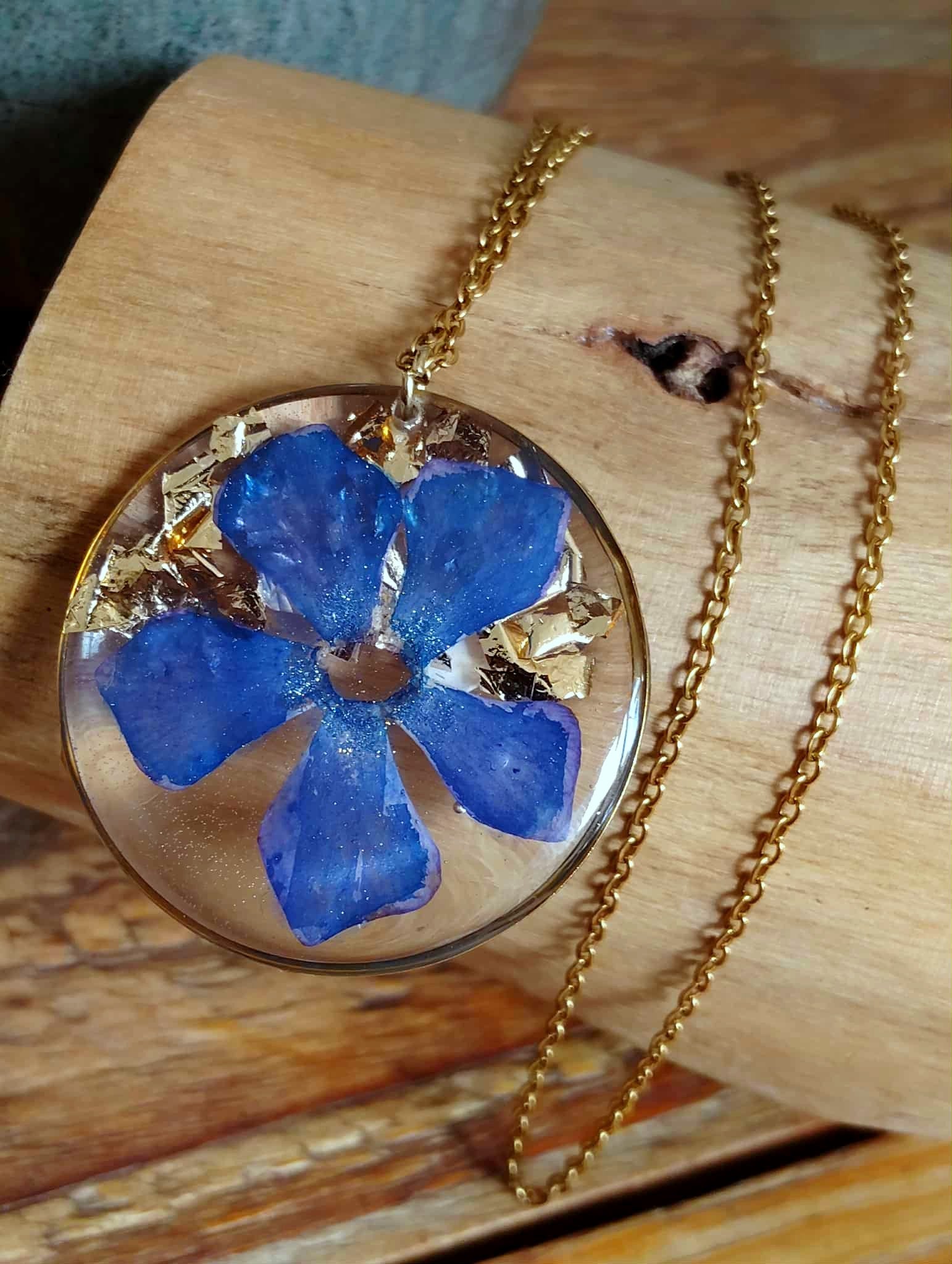 Collier, Pervenche