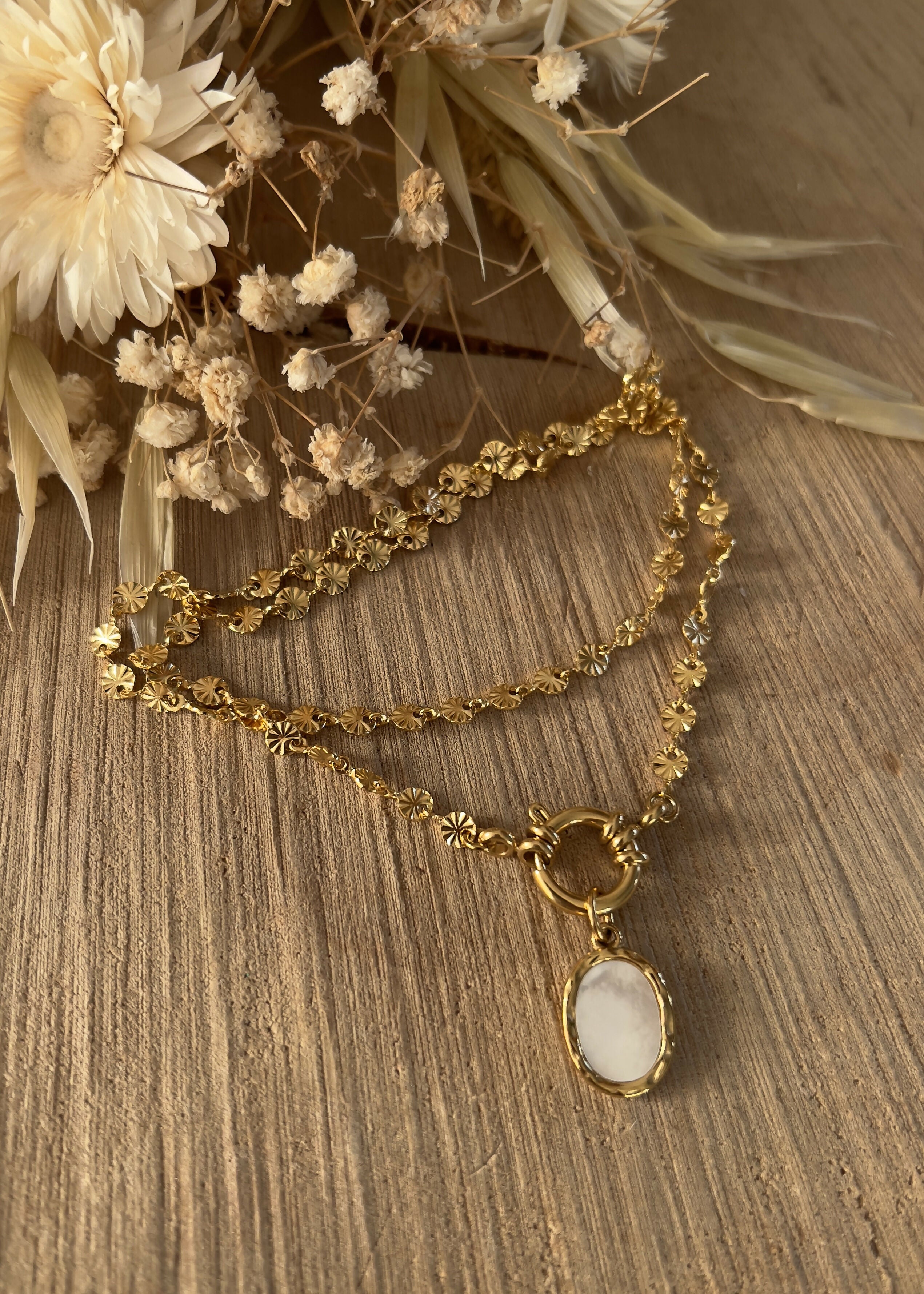 Sun-shaped link necklace & natural mother-of-pearl