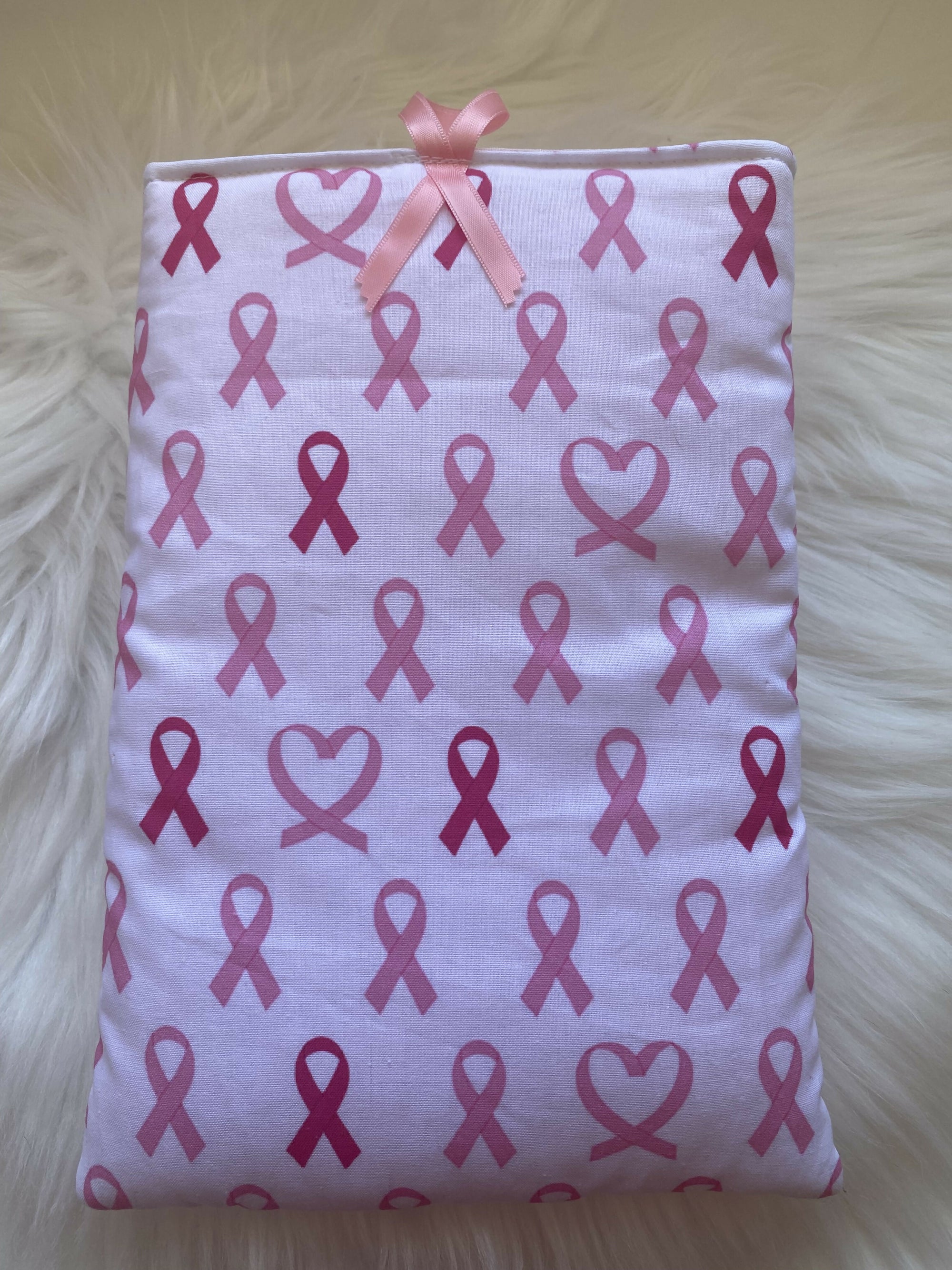 HOUSSE TISSU POUR LIVRE OCTOBRE ROSE 2,50€ reversés à MON BONNET ROSE