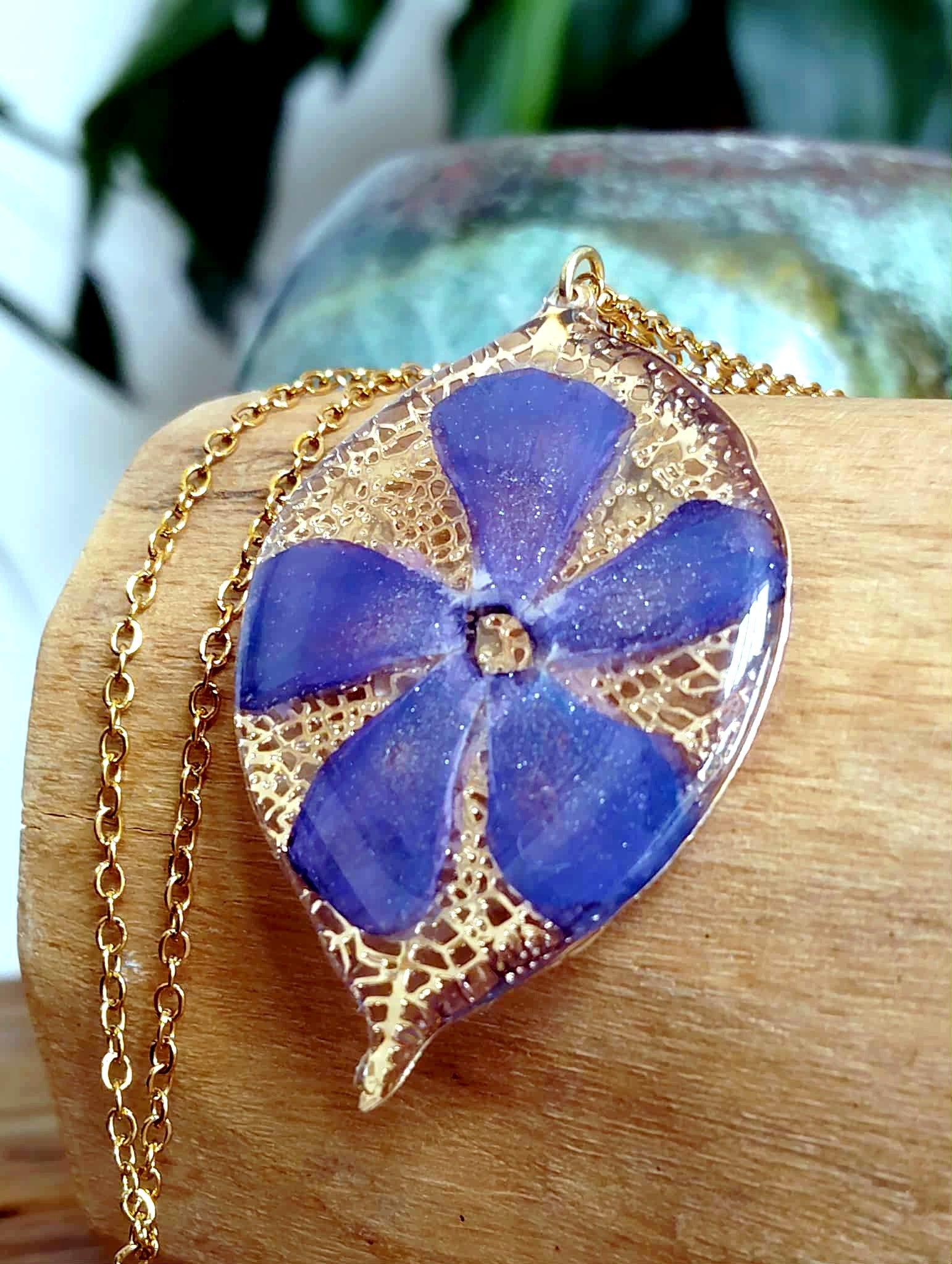 Collier, Pervenche