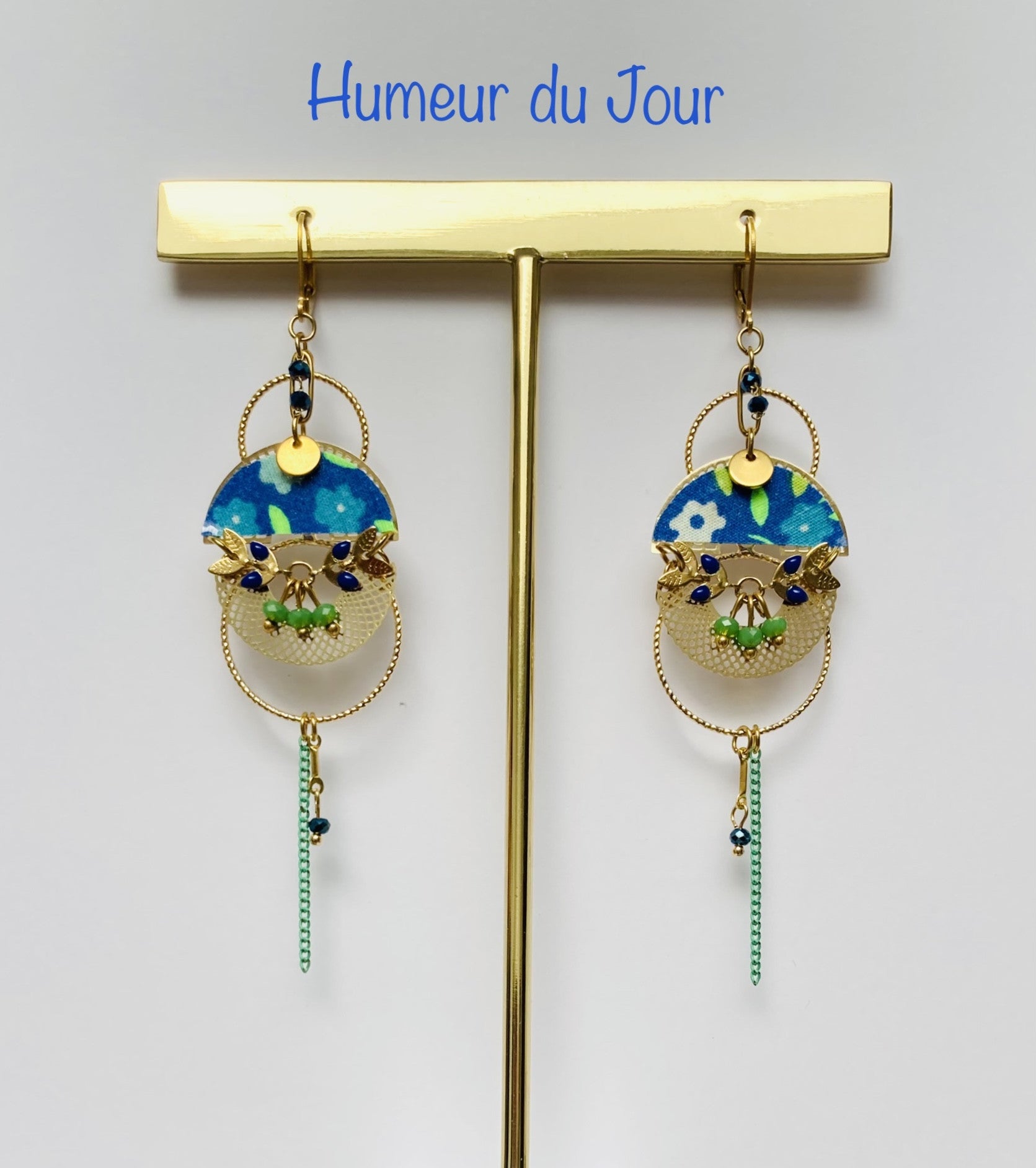 Dormeuses "cerceaux fleuris" bleues