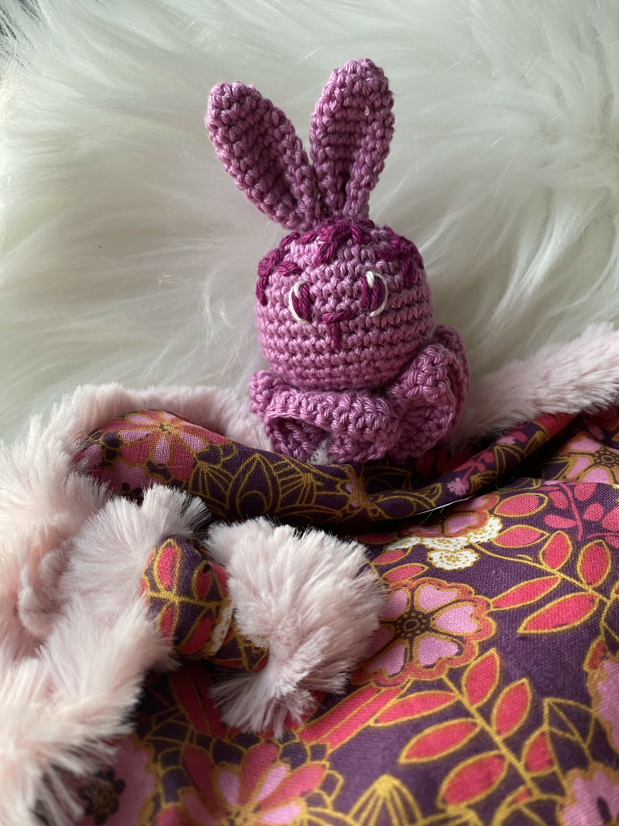 LAPIN FLEURS VX ROSES1