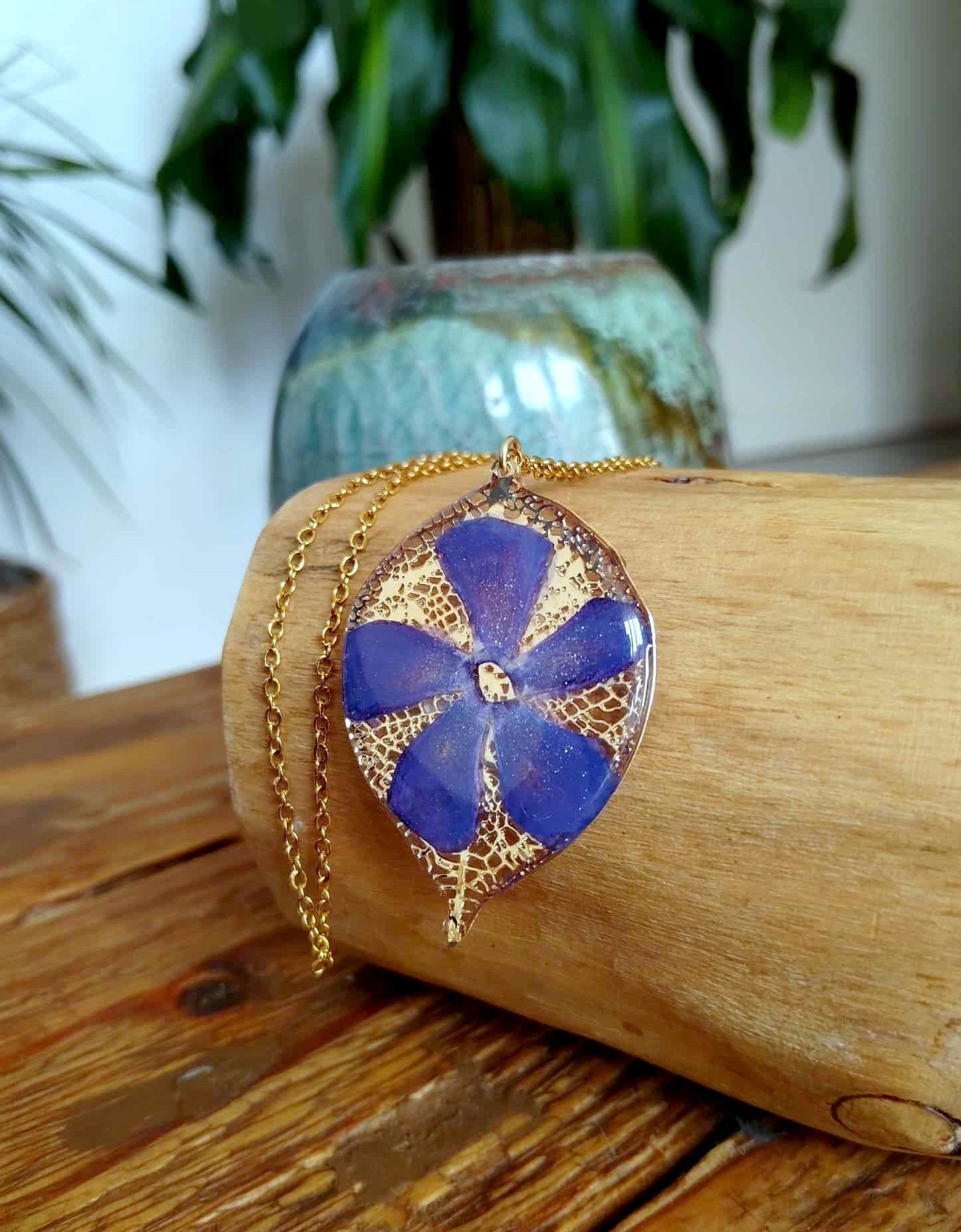 Collier, Pervenche