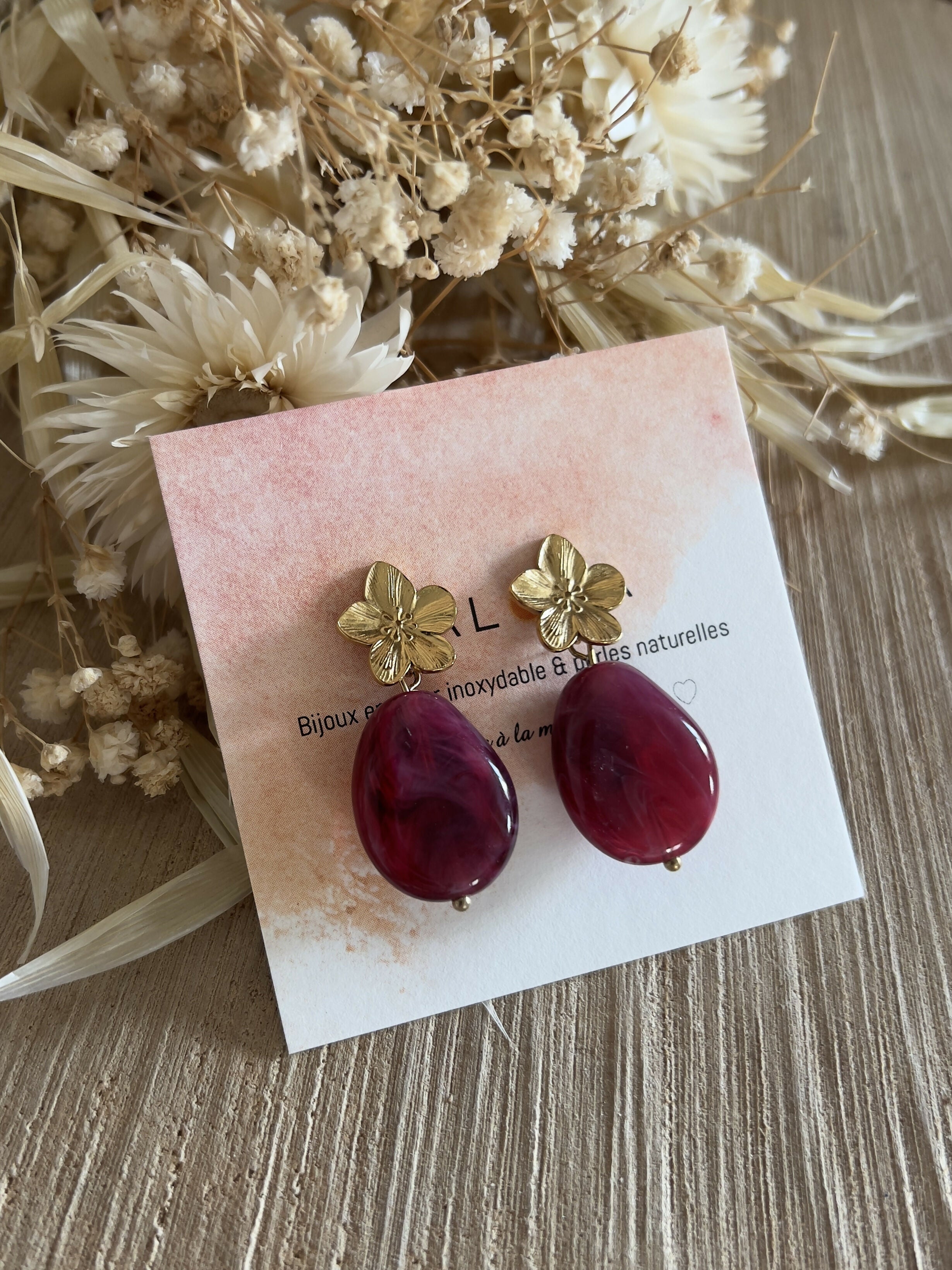 Red resin small flowers & beads earrings