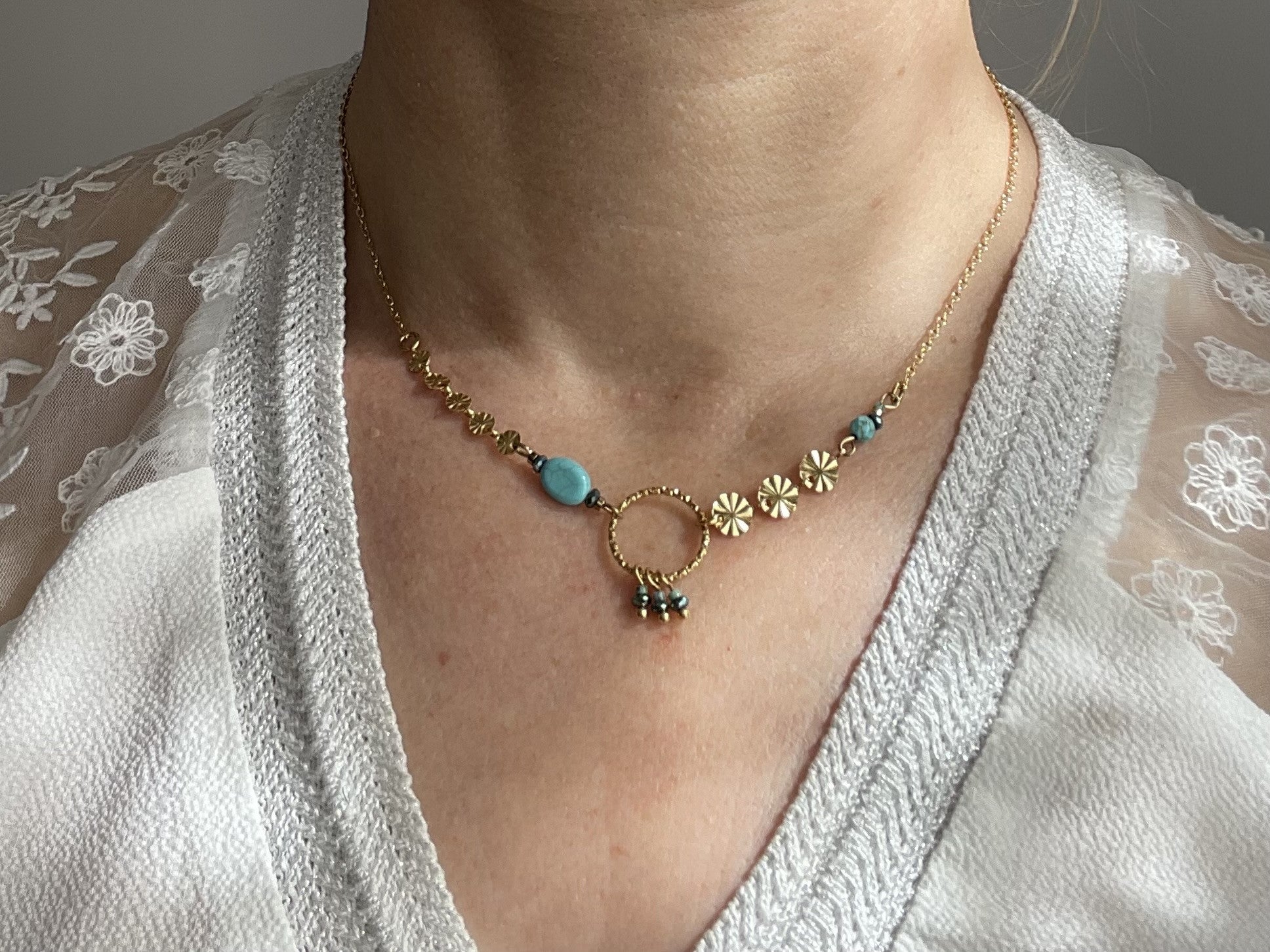 Collier cercles 3 perles turquoise