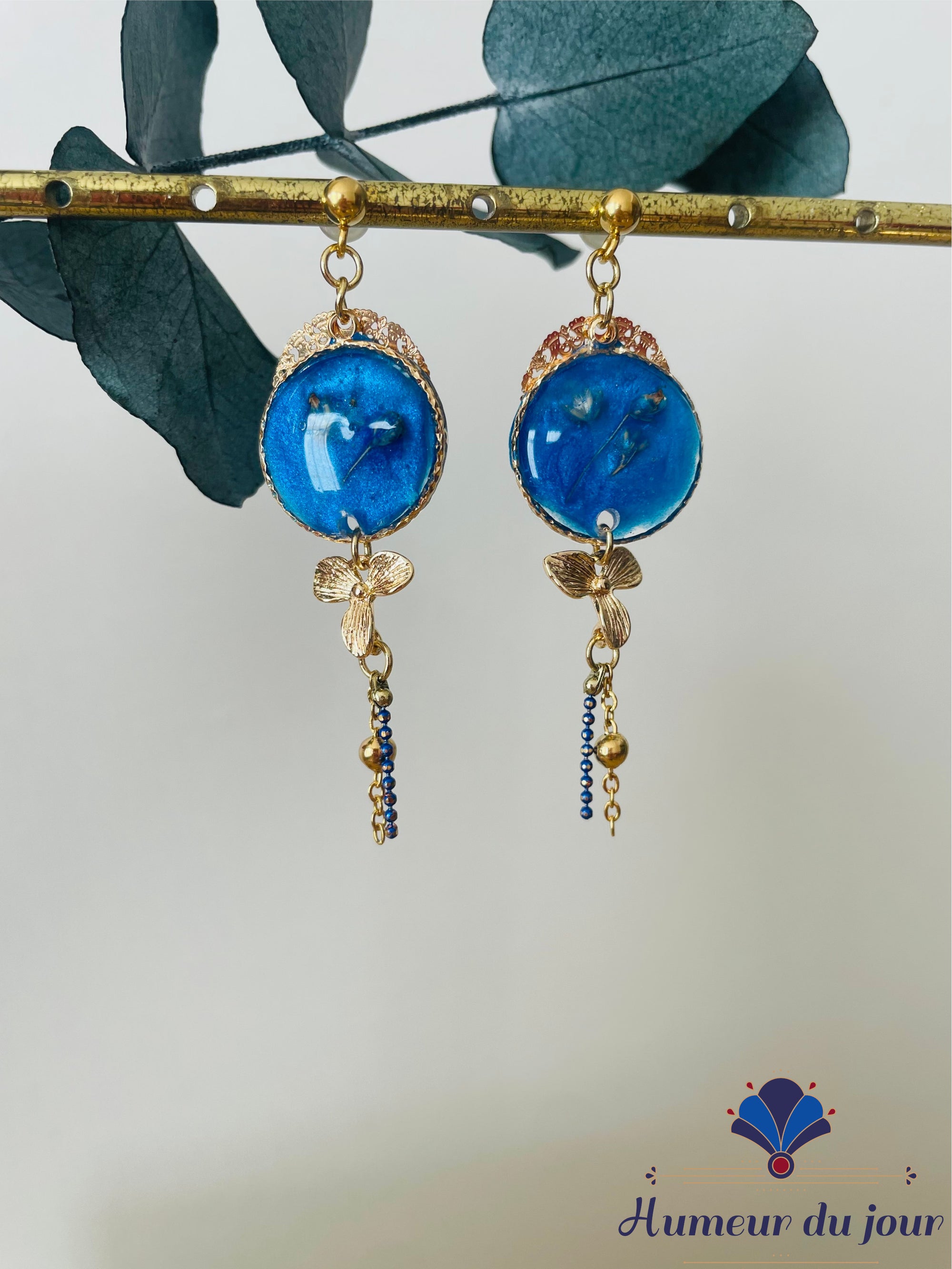 Clous "Fleurs vintage" bleues
