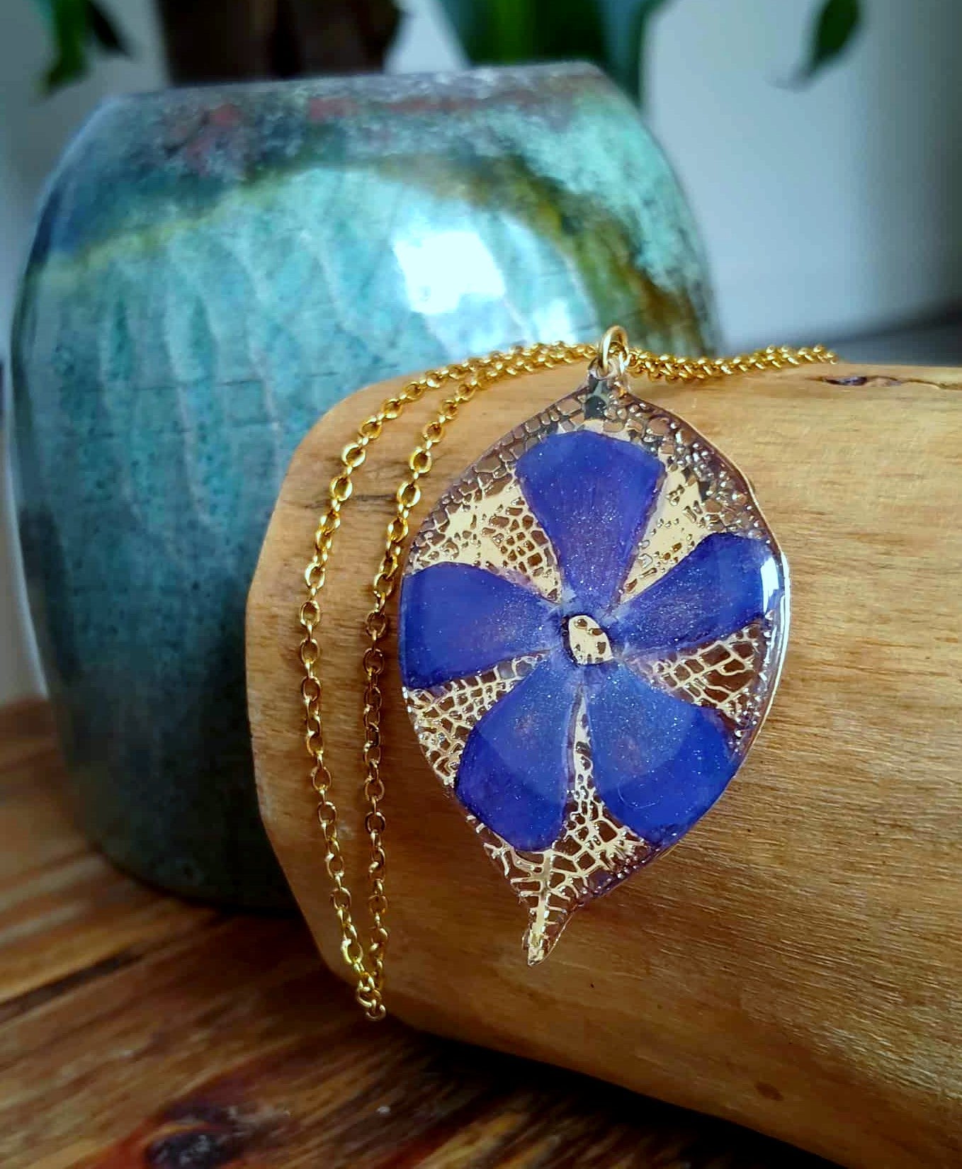 Collier, Pervenche